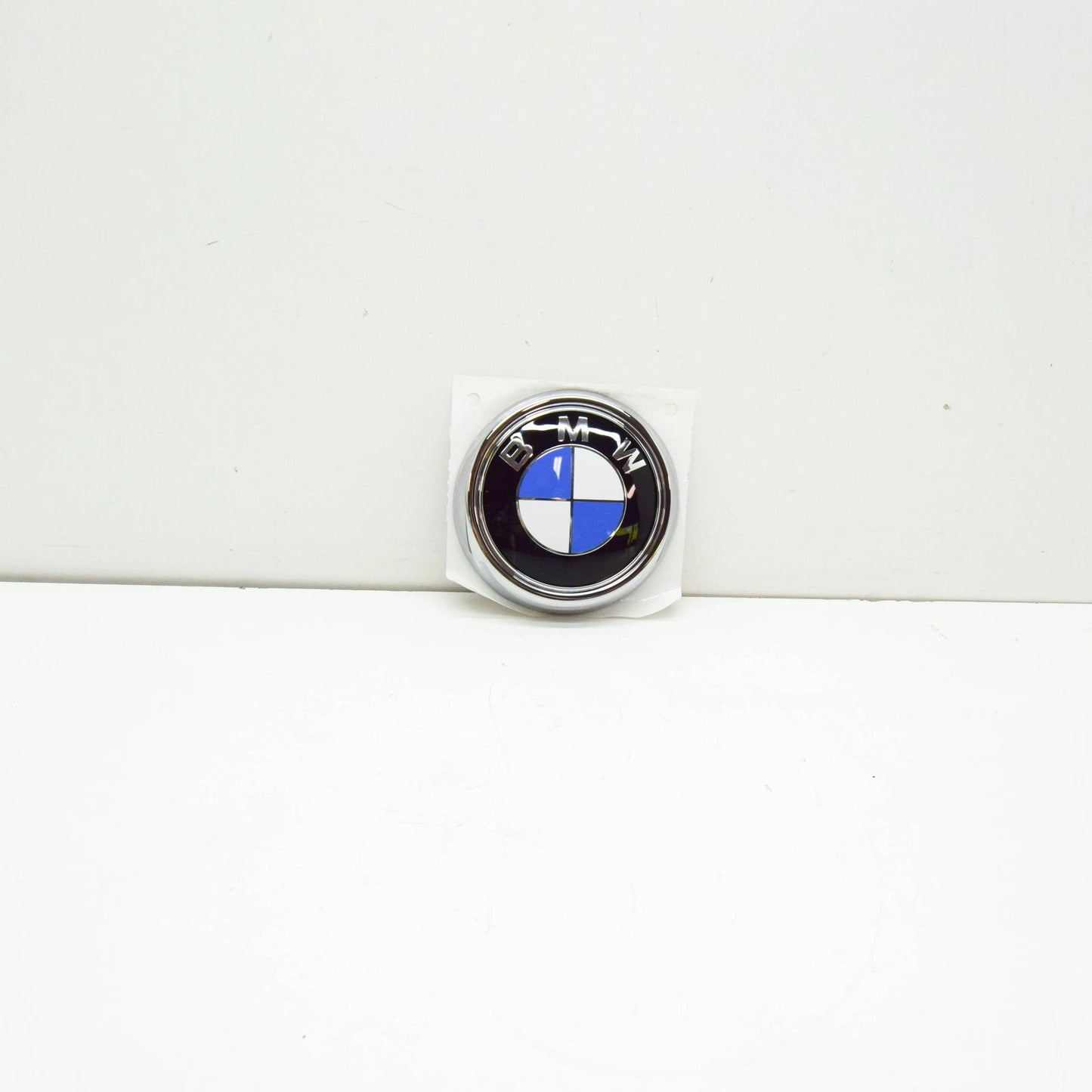 NEW BMW F26 SAC TRUNK LID BMW EMBLEM BADGE 7340321 51147340321 ORIGINAL