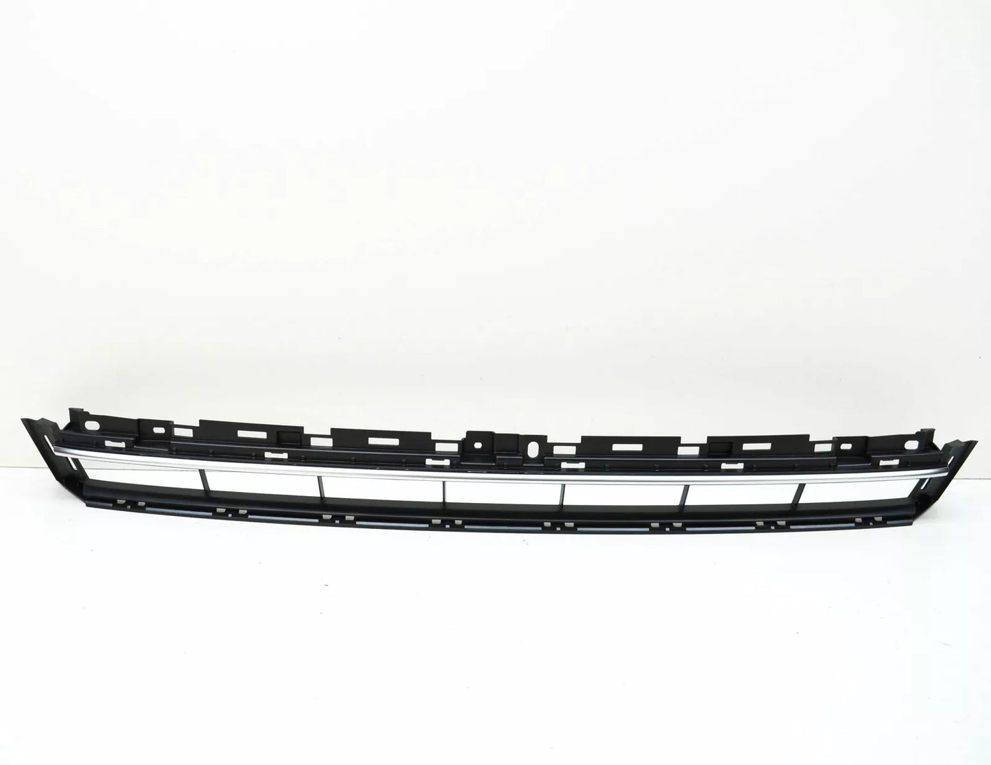 NEW AUDI A4 B9 FRONT BUMPER LOWER GRILLE 8W6807683ARU6 2017