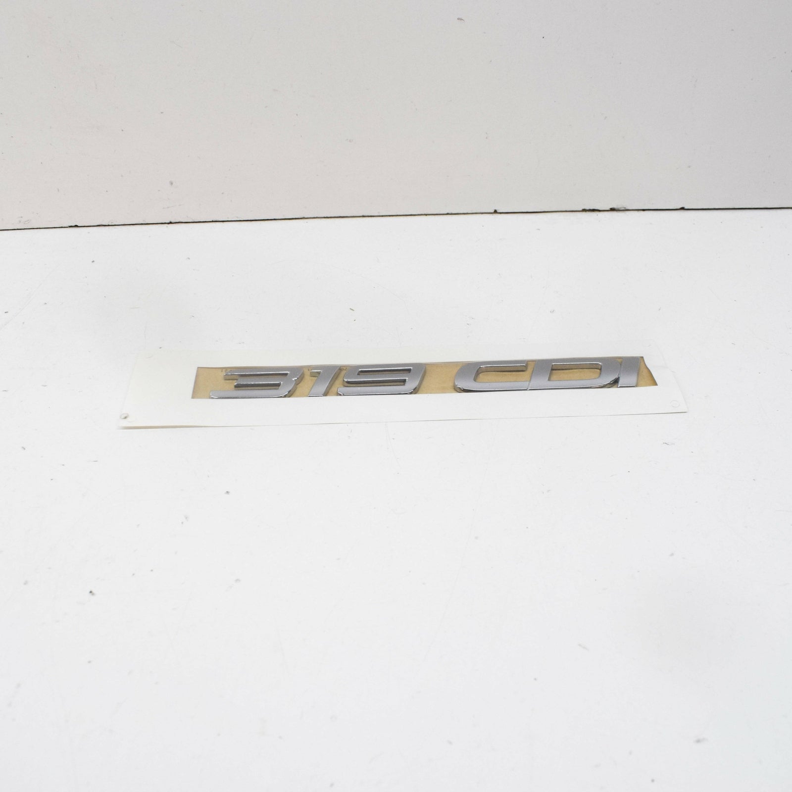 NEW MERCEDES-BENZ SPRINTER W907 REAR BOOTLID BADGE A9068177014 ORIGINAL