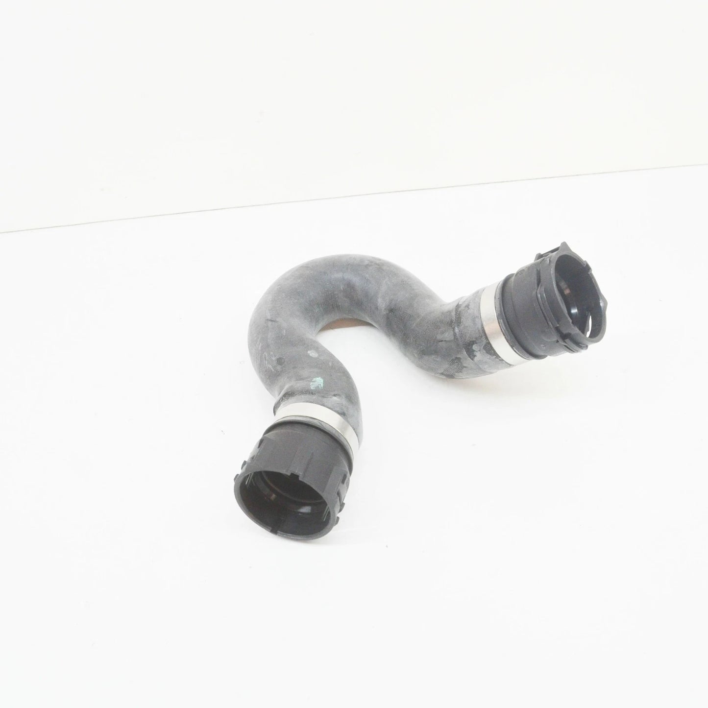 NEW AUDI Q5 8R RADIATOR COOLANT UPPER HOSE 8R0121101C