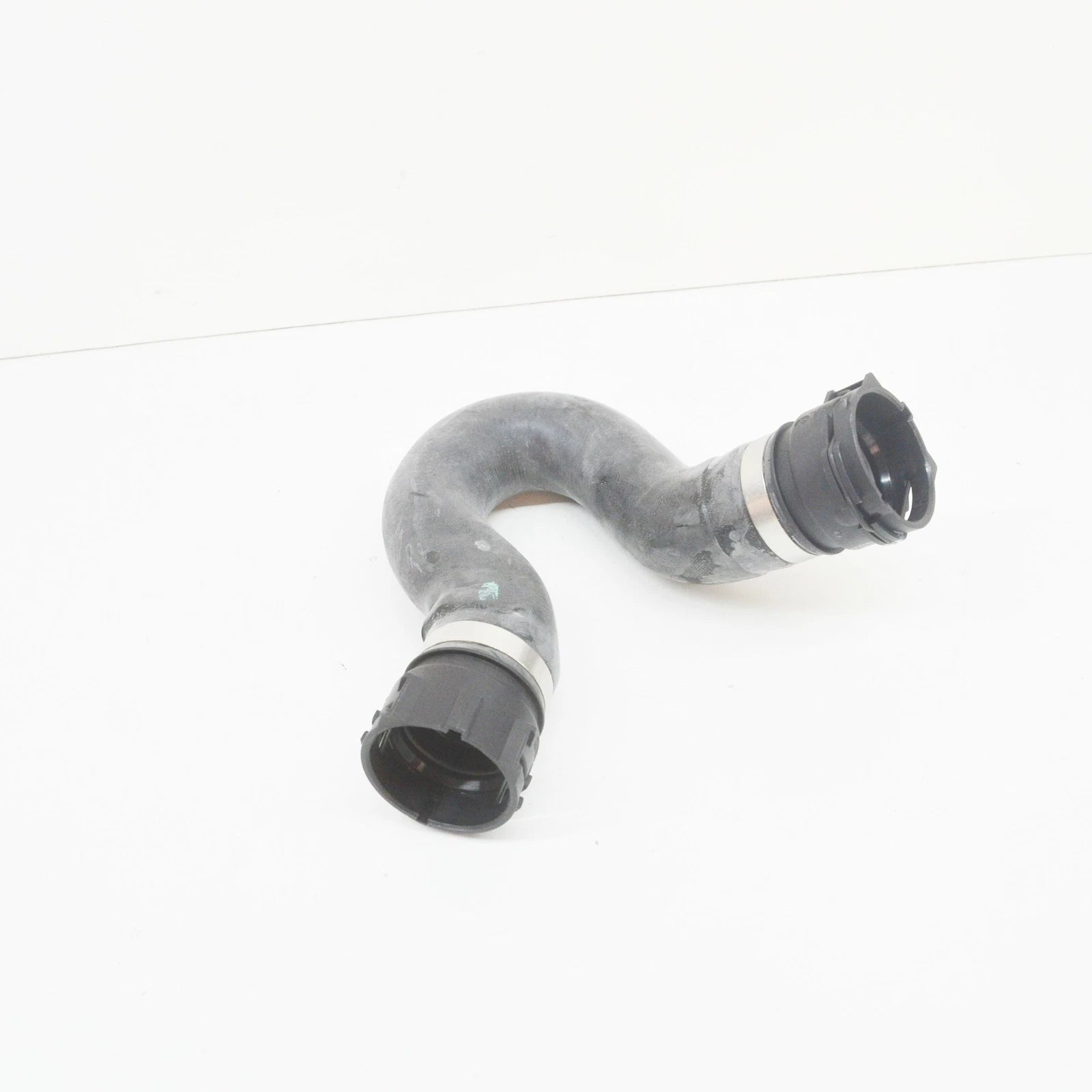 NEW AUDI Q5 8R RADIATOR COOLANT UPPER HOSE 8R0121101C
