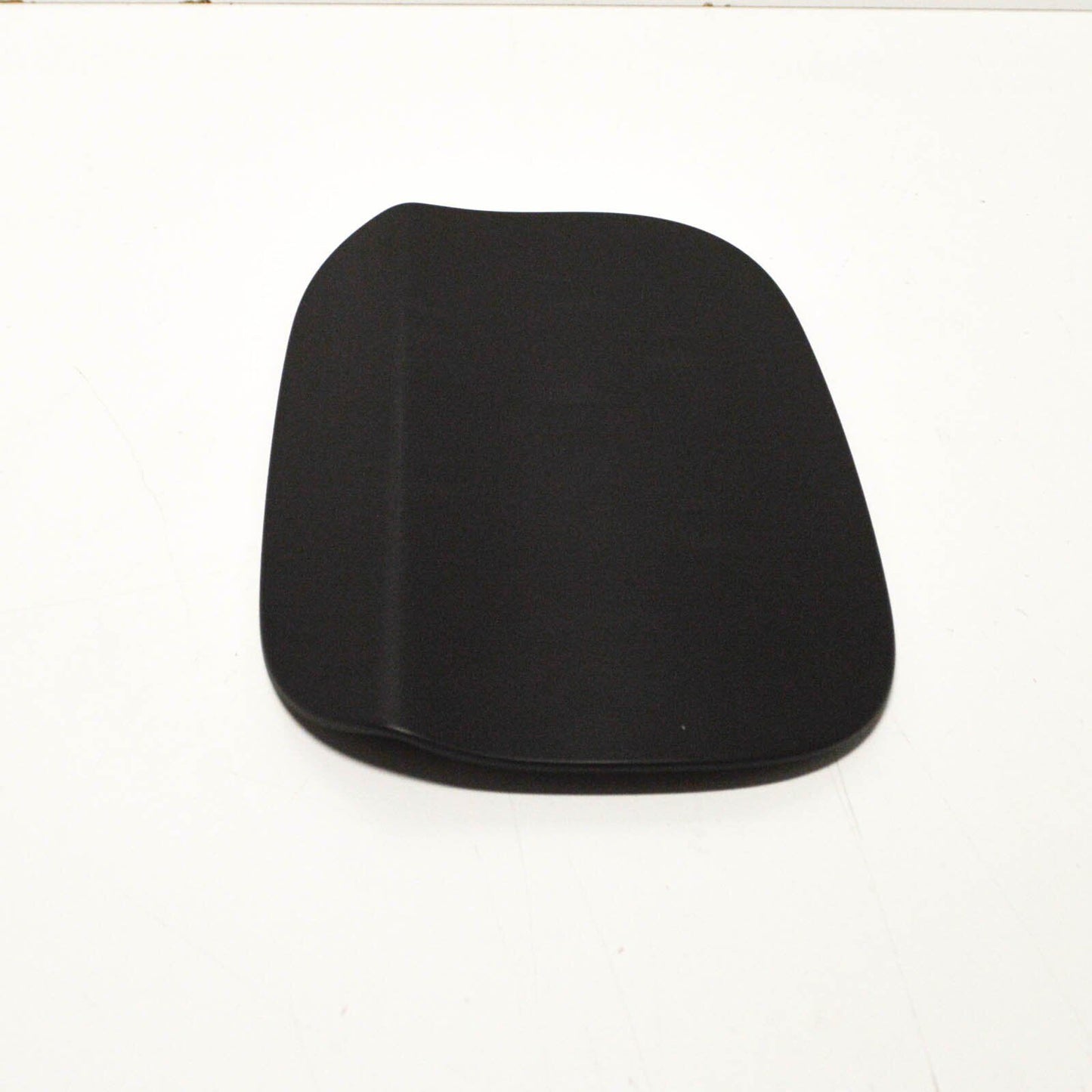 NEW MERCEDES BENZ CLA C117 FUEL FILLER FLAP COVER A1177570006 ORIGINAL