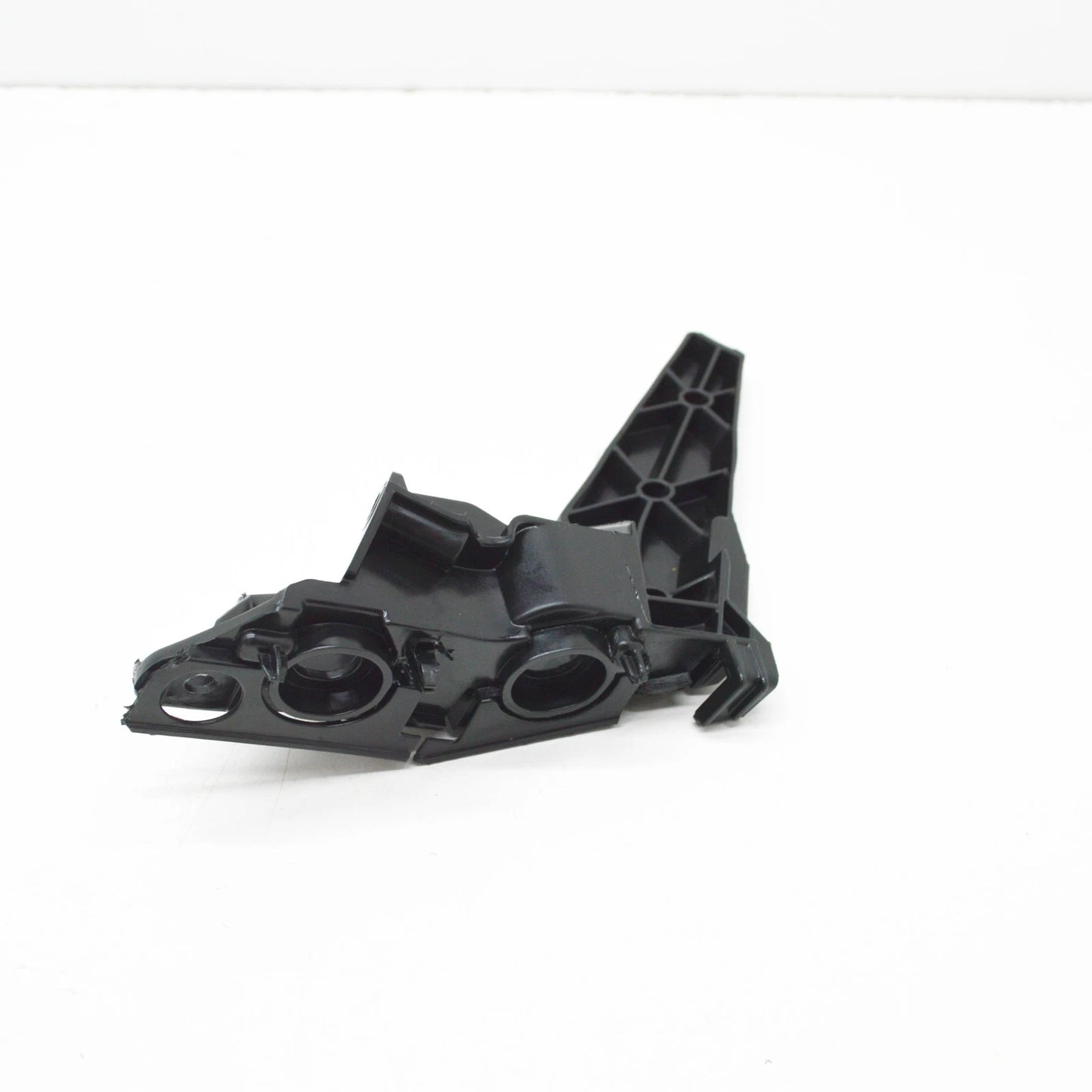 NEW VOLKSWAGEN JETTA MK7 FRONT RIGHT BUMPER BRACKET 17A807184 ORIGINAL