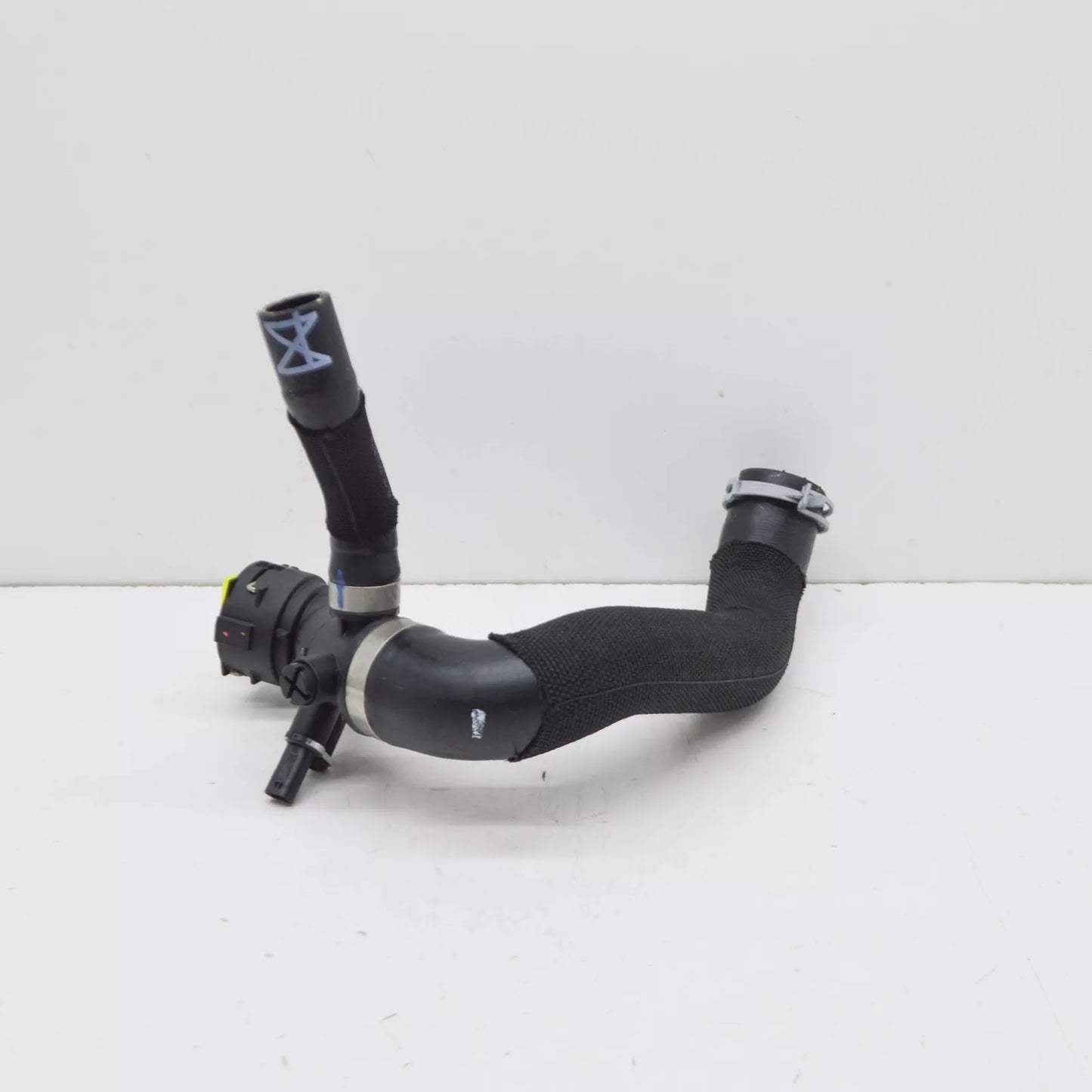 NEW AUDI A6 AVANT C8 ENGINE COOLING HOSE 4K0122055BJ