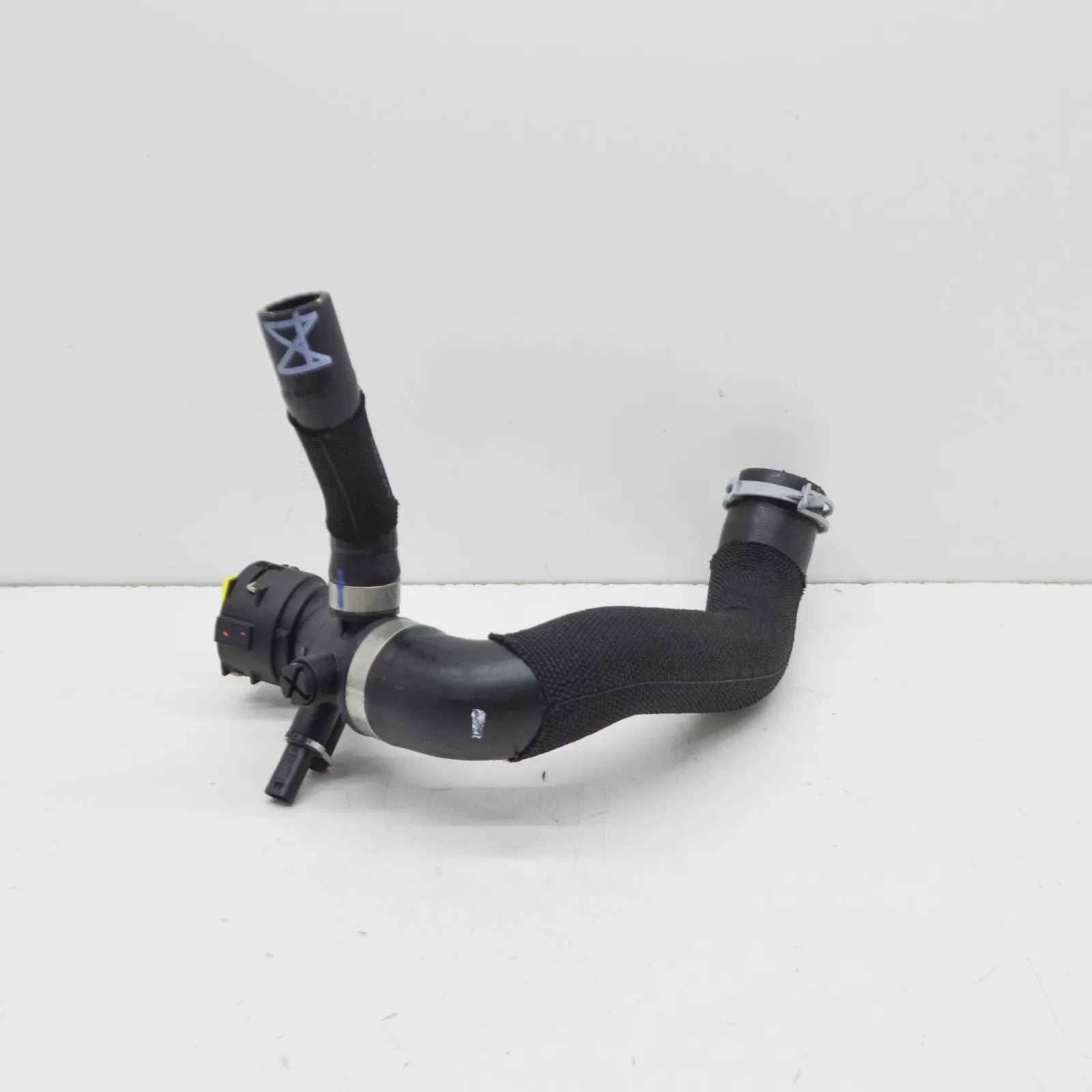 NEW AUDI A6 AVANT C8 ENGINE COOLING HOSE 4K0122055BJ