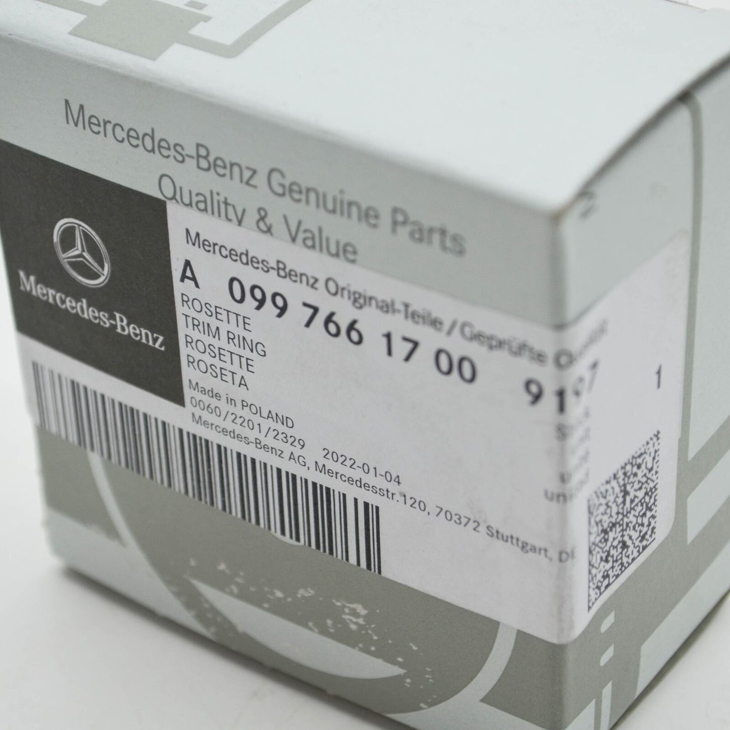 NEW MERCEDES BENZ C W205 FRONT LEFT DOOR RING TRIM A09976617009197 ORIGINAL