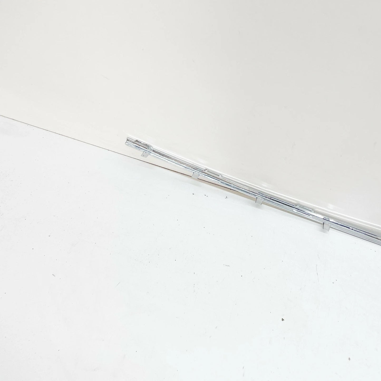 NEW BMW 5 E39 REAR BUMPER TRIM 51127005947 7005947 ORIGINAL