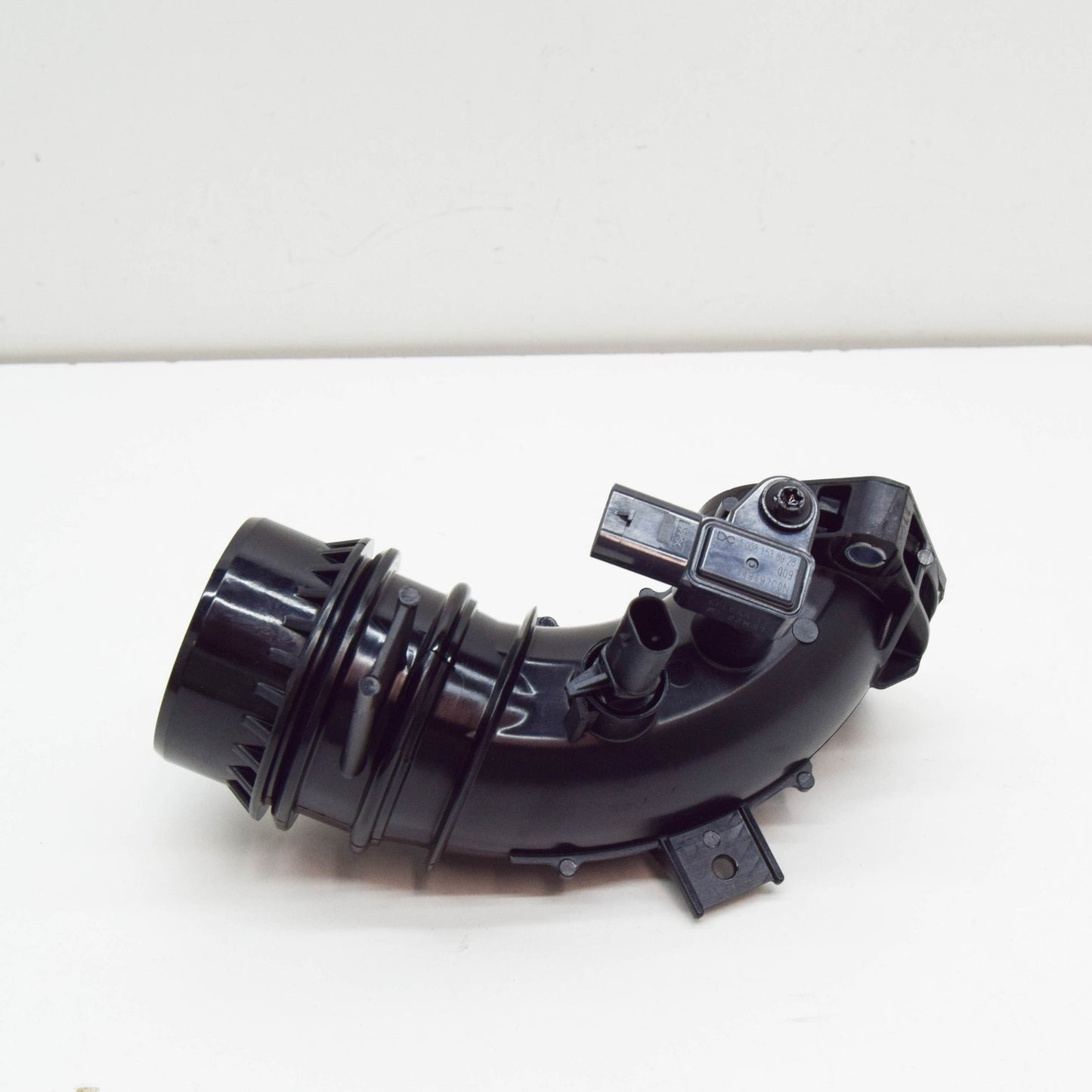 NEW MERCEDES-BENZ A W177 INTERMEDIATE PIPE A2820905700 ORIGINAL