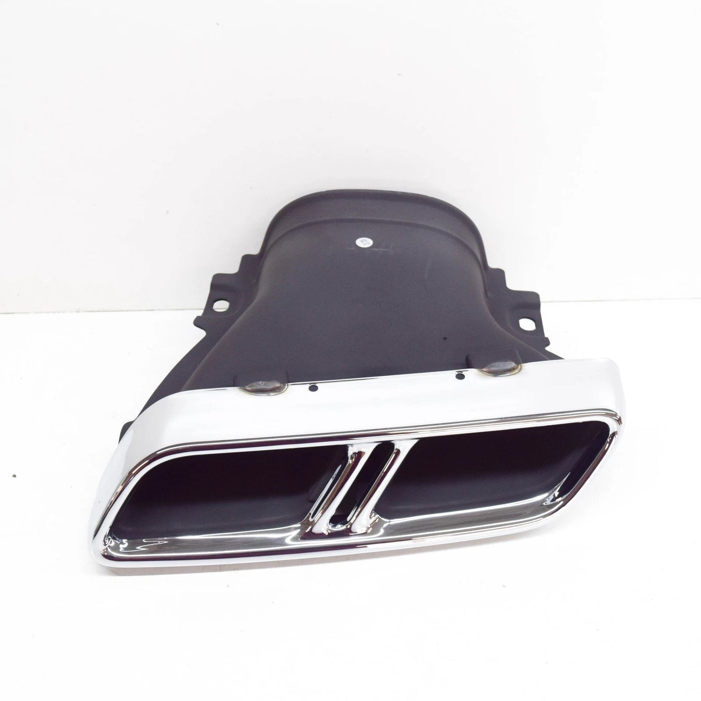 NEW MERCEDES-BENZ E W213 LEFT TAIL PIPE COVER A2134901502 ORIGINAL