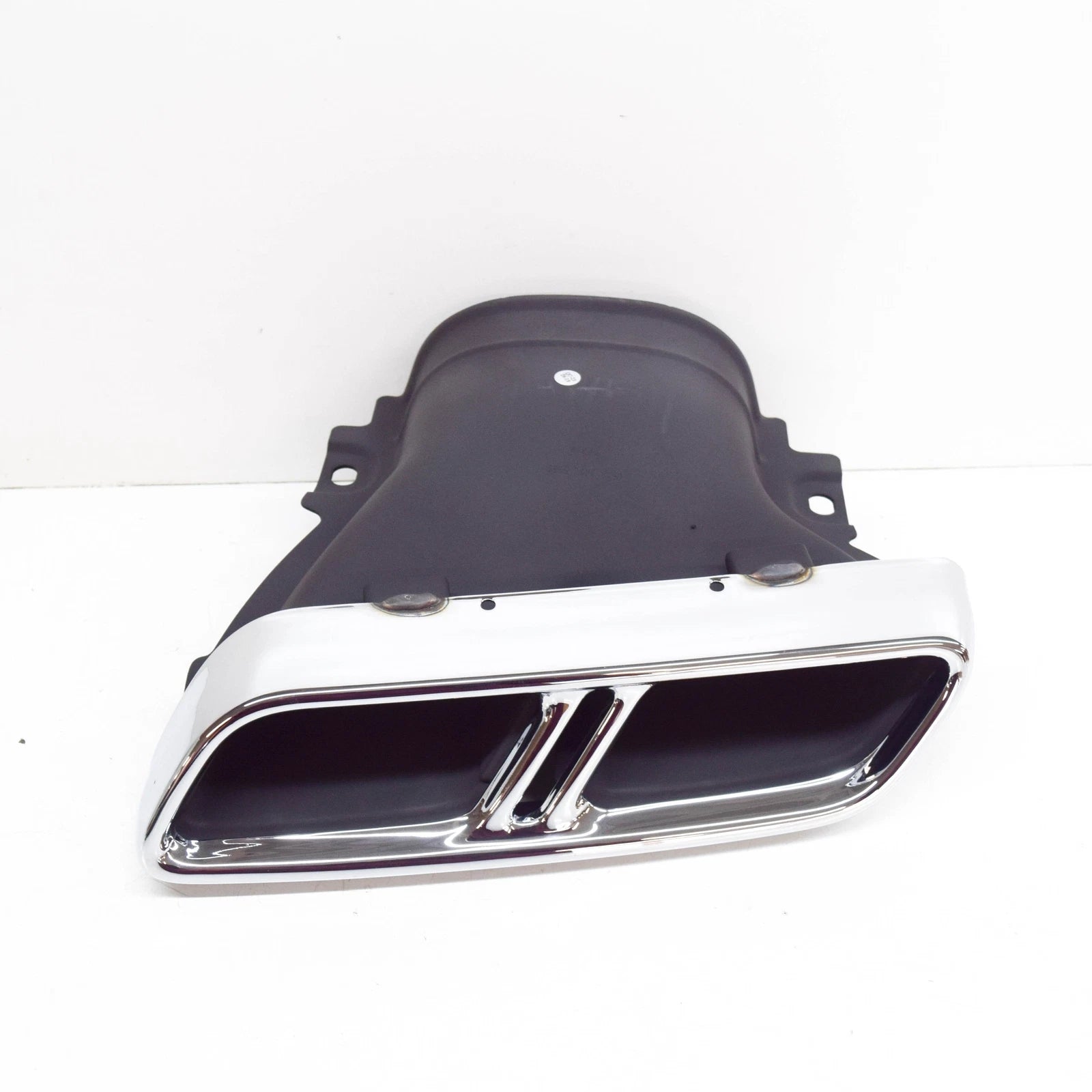 NEW MERCEDES-BENZ E W213 LEFT TAIL PIPE COVER A2134901502 ORIGINAL