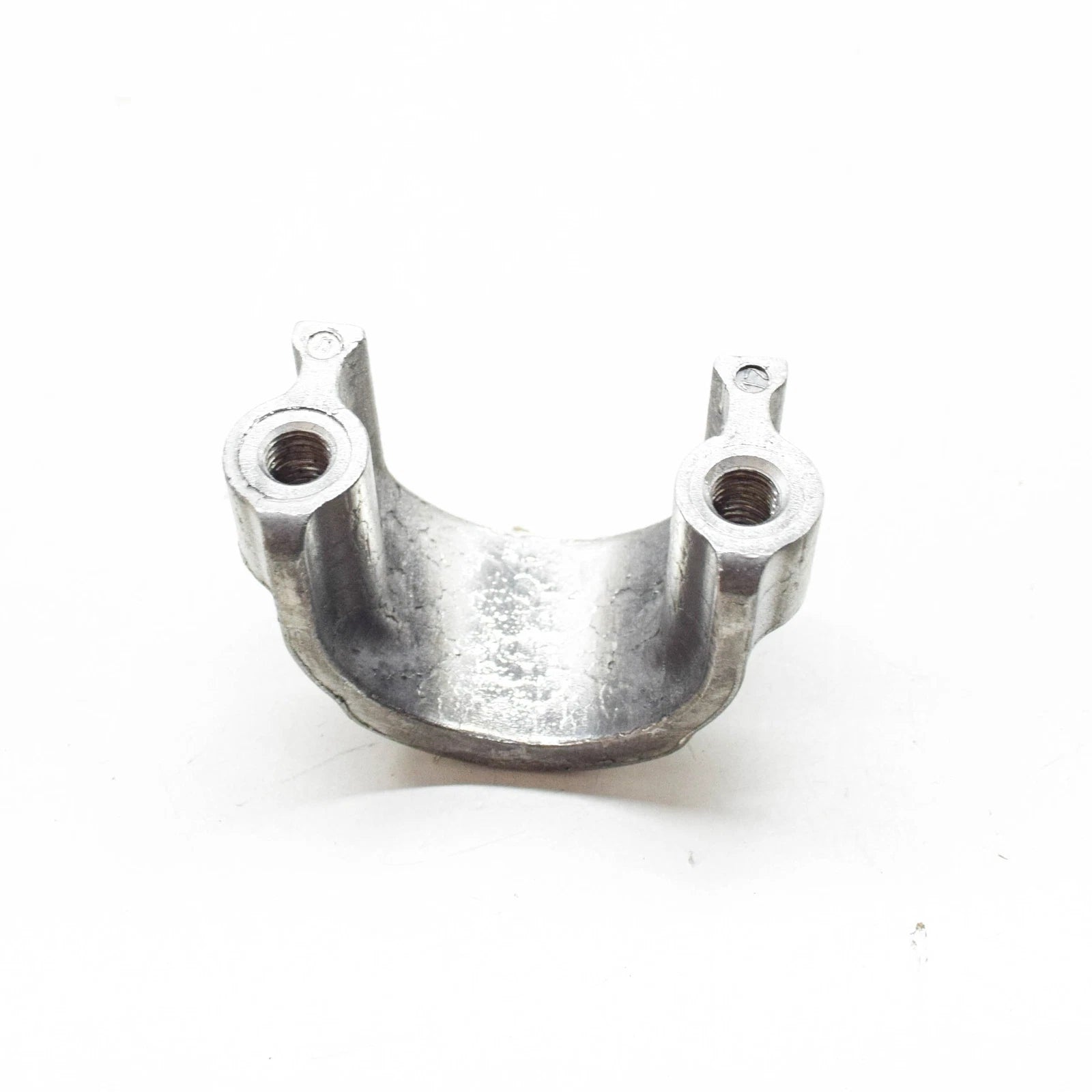 NEW MERCEDES-BENZ C W203 FRONT STABILIZER BAR BRACKET A2033232840 ORIGINAL