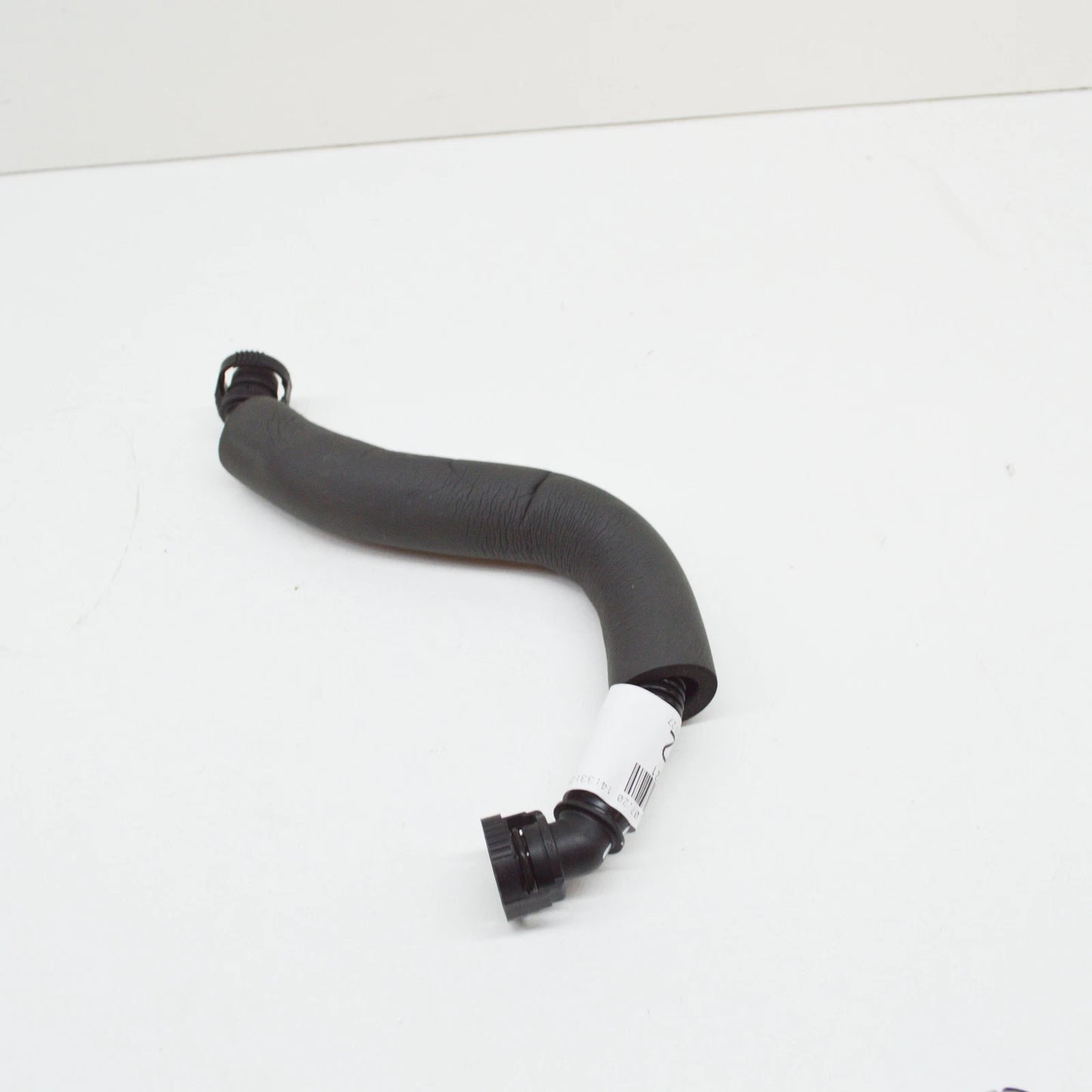 NEW AUDI A3 8P BREATHER VENT HOSE 06J103221 ORIGINAL