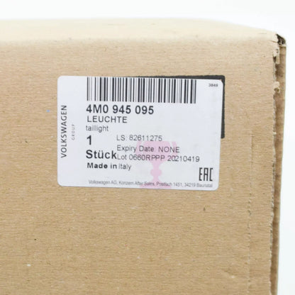 NEW AUDI Q7 4M REAR LEFT TAILLIGHT REFLECTOR 4M0945095