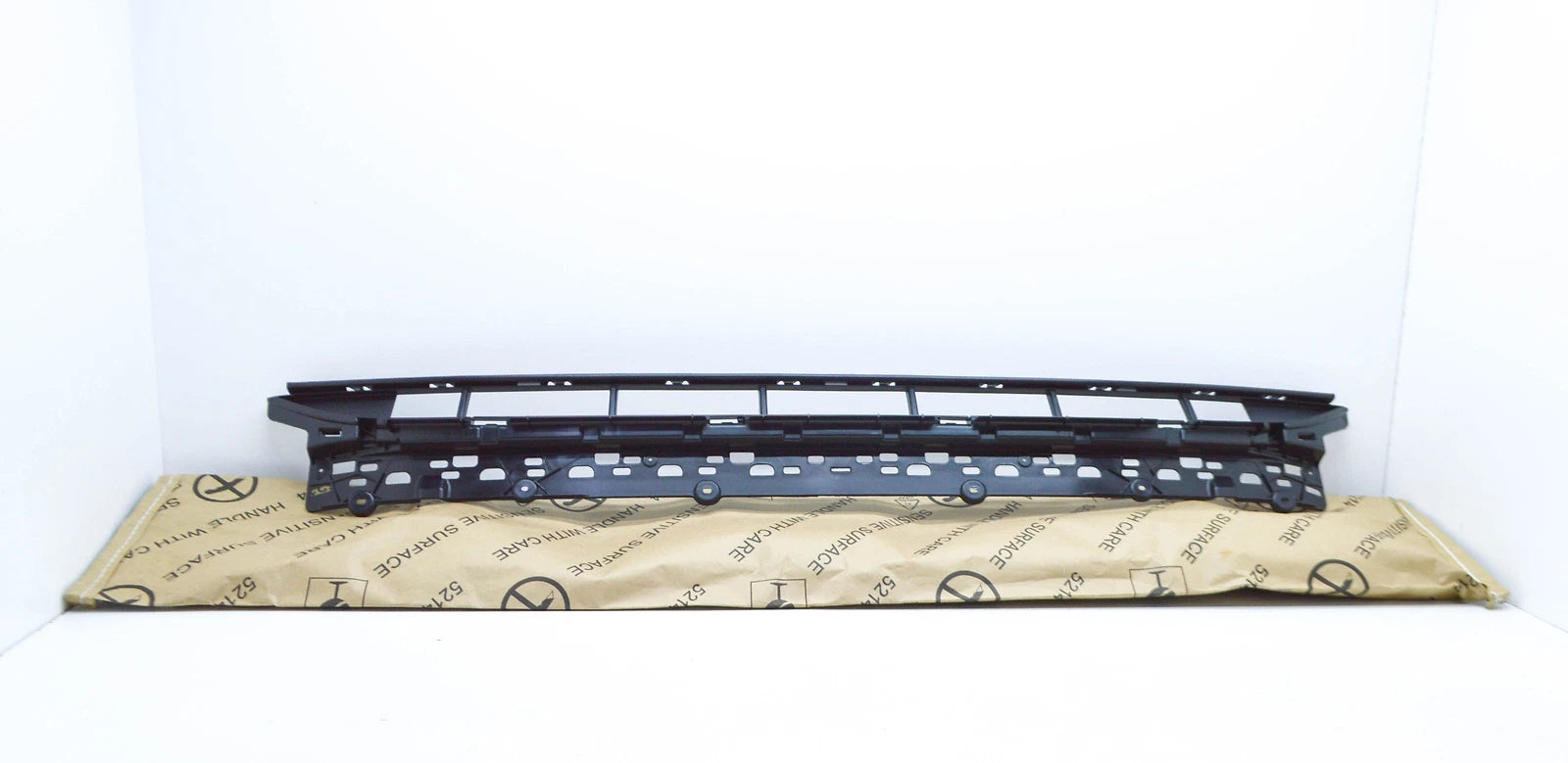 NEW AUDI Q8 FRONT BUMPER CENTER GRILLE 4M8807647D9B9