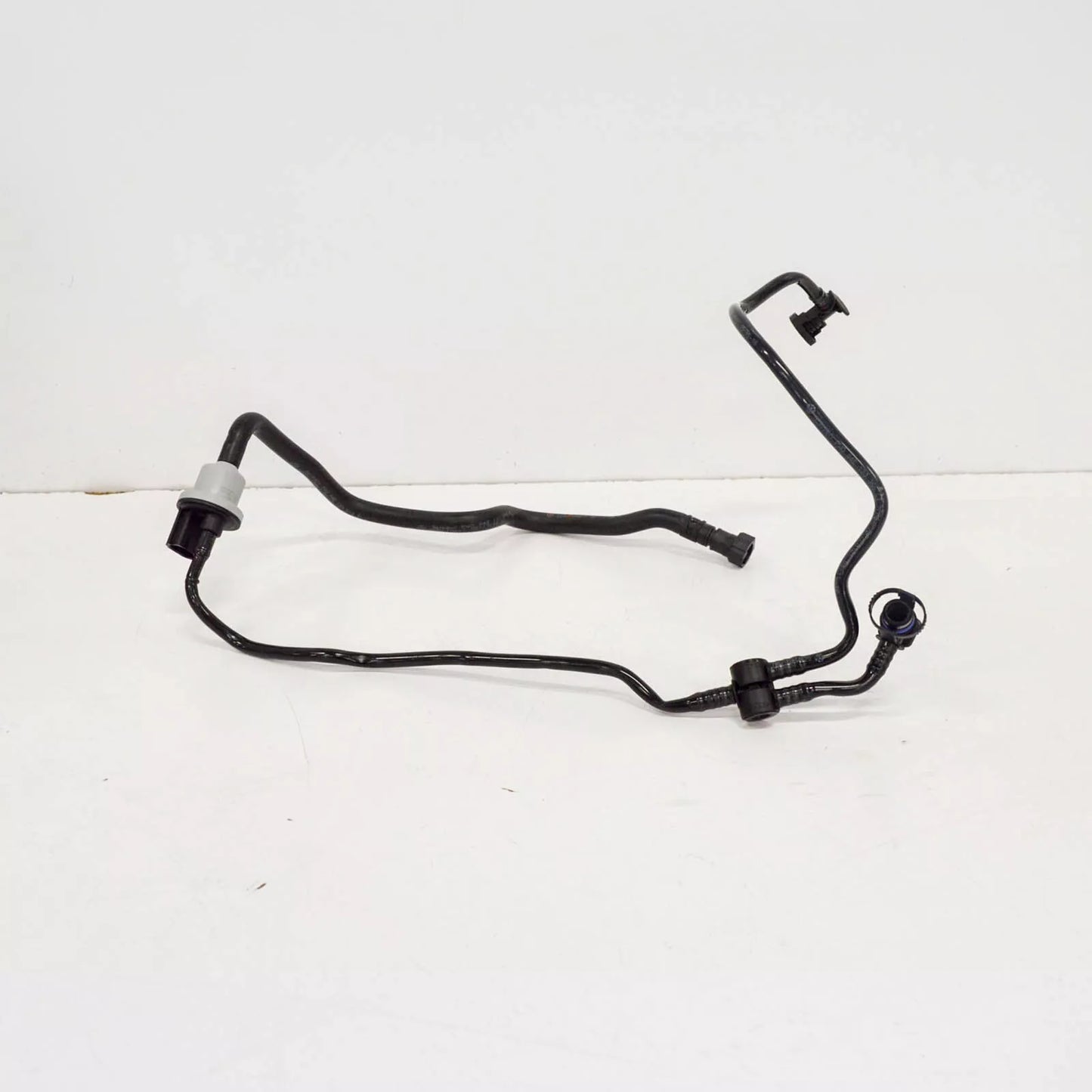 NEW AUDI Q2 CONNECTION PIPE HOSE 04E133366CT ORIGINAL