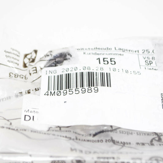 NEW AUDI Q7 4M FRONT WINDSCREEN CENTER NOZZLE JET 4M0955989 ORIGINAL