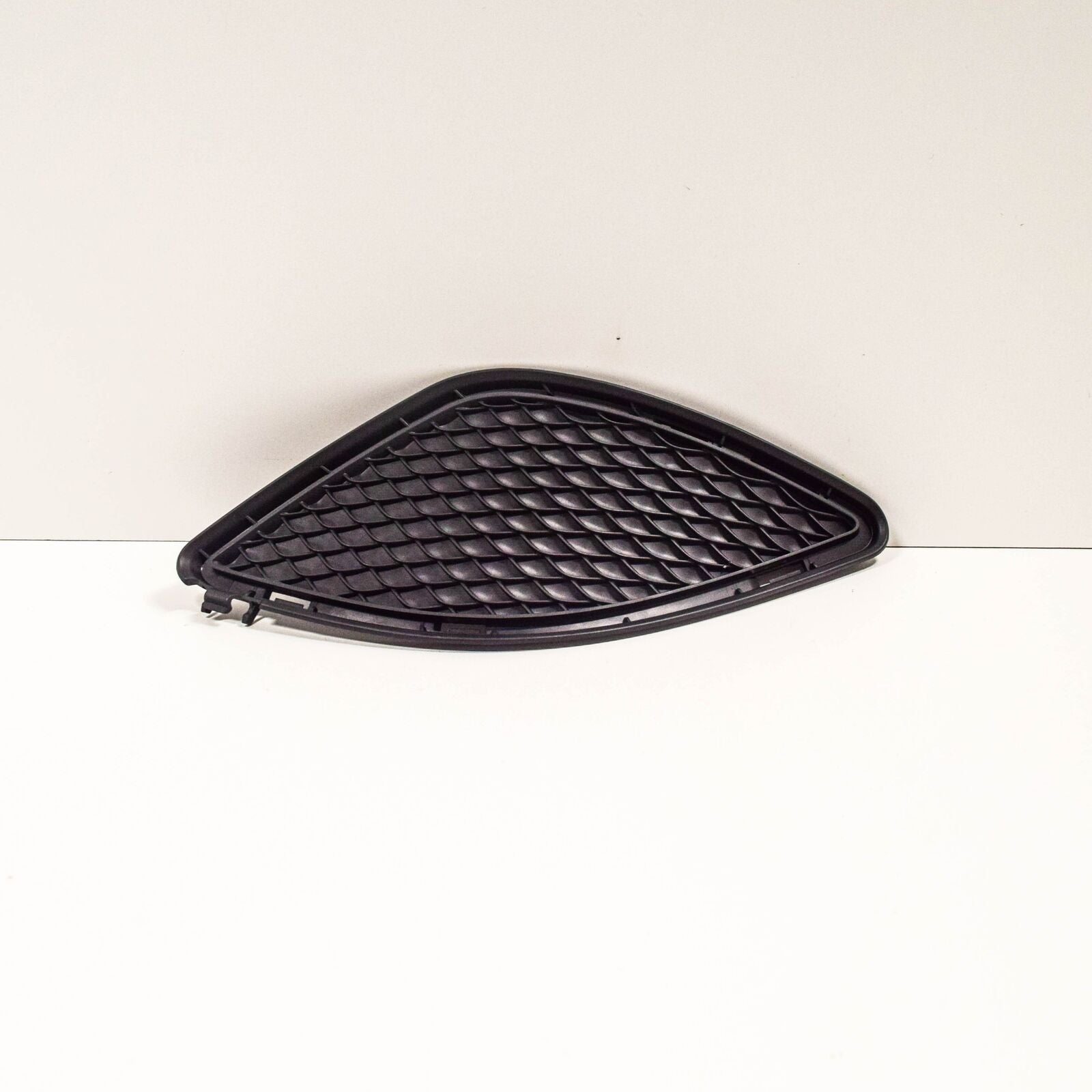 NEW MERCEDES-BENZ CLA COUPE C117 FRONT BUMPER RIGHT GRILLE A1178850422 ORIGINAL