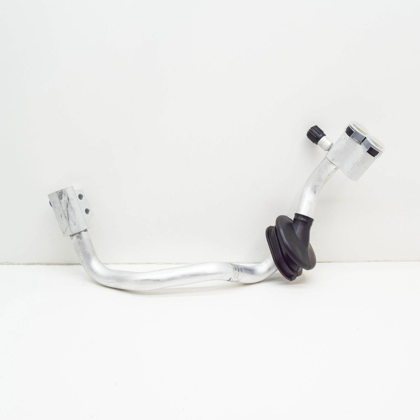 NEW AUDI A4 AVANT B8 A/C REFRIGERANT PIPE LHD 8K1260712K ORIGINAL