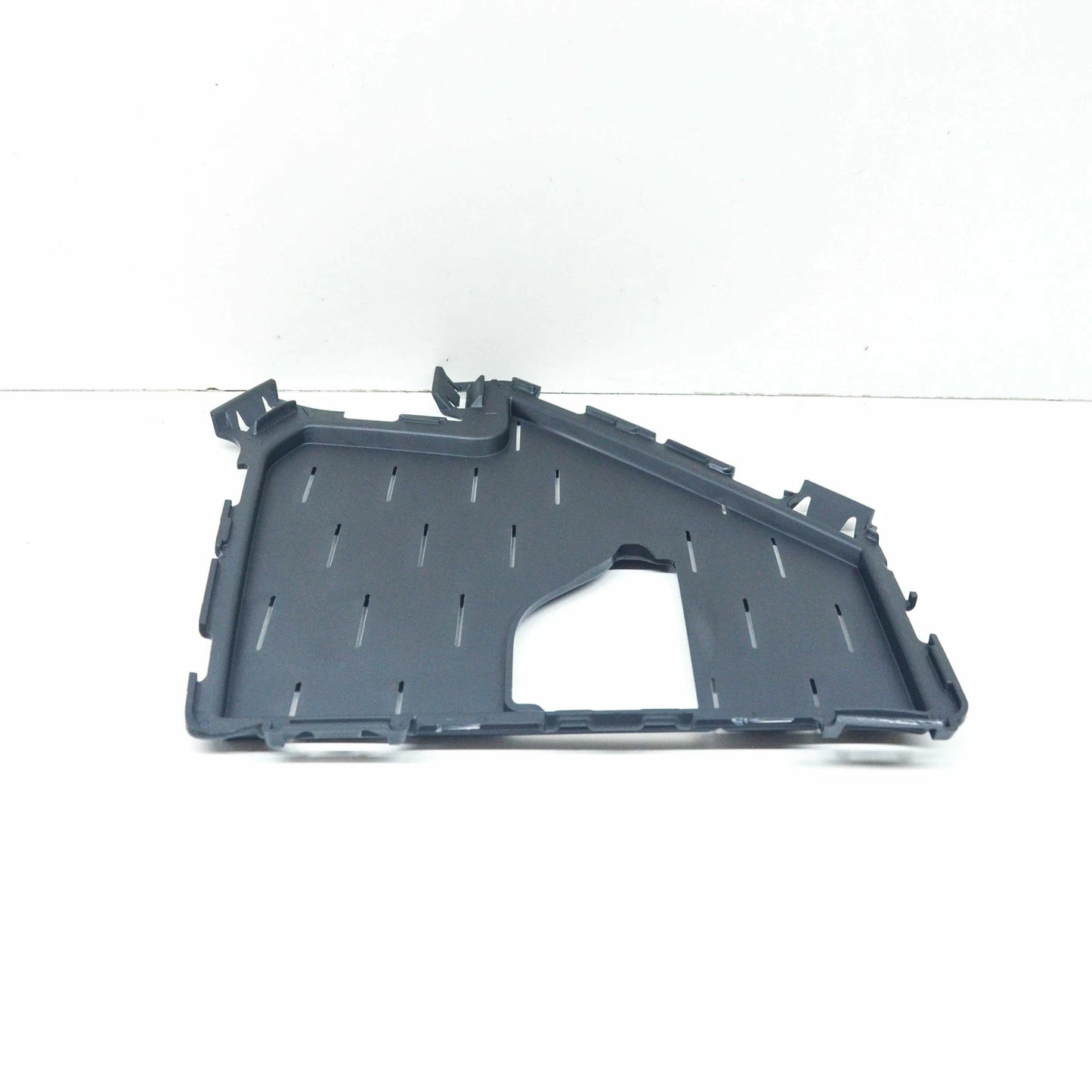 NEW BMW X7 G07 M FRONT BUMPER LEFT SIDE GRILLE COVER 51118090081 ORIGINAL