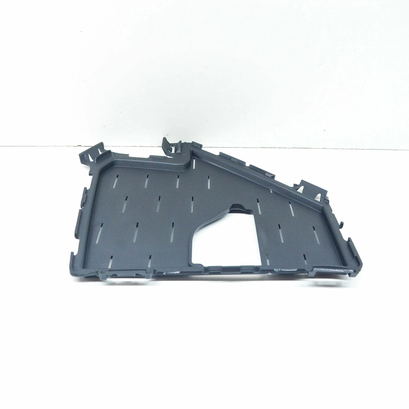 NEW BMW X7 G07 M FRONT BUMPER LEFT SIDE GRILLE COVER 51118090081 ORIGINAL