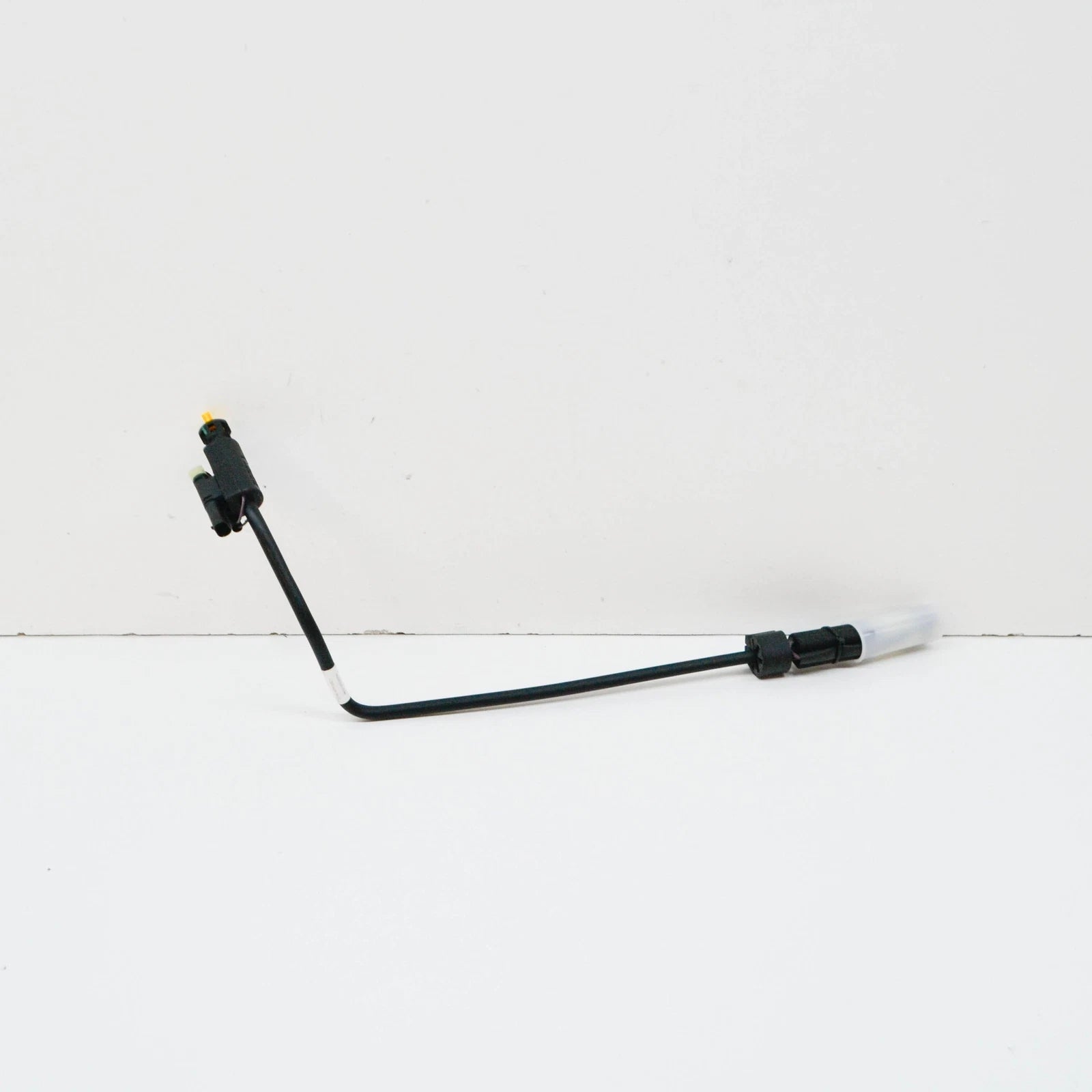 NEW MERCEDES BENZ GL X164 FUEL ADDITIVE RESERVOIR LINE A1644700224 ORIGINAL