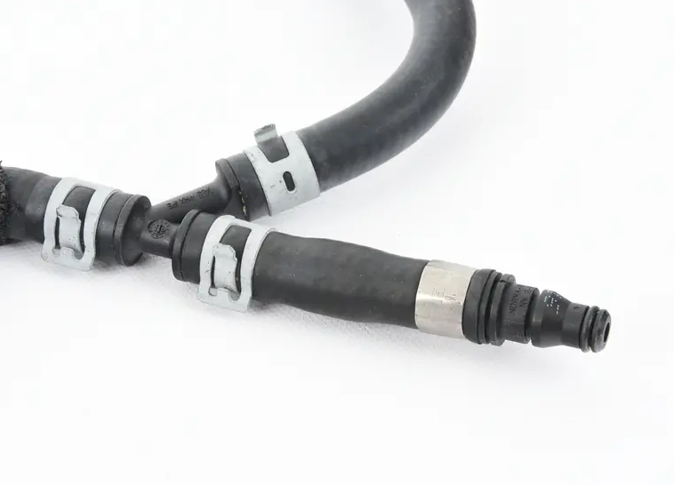 NEW MB E W212 AMG RIGHT COOLER TO EXPANSION TANK BLEED LINE A2125000072 ORIGINAL