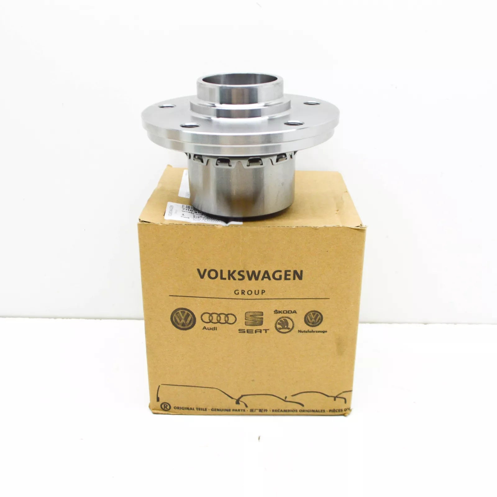NEW VW TRANSPORTER T5 REAR WHEEL HUB WITH BEARING 7H0401611H ORIGINAL