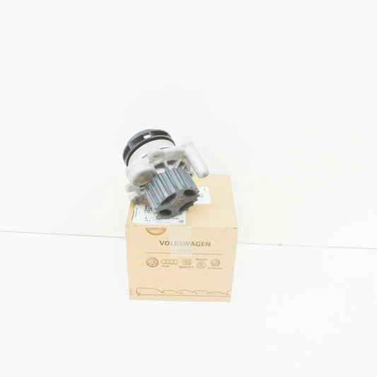 NEW AUDI A3 8L COOLANT PUMP WITH SEALING RING 038121011A