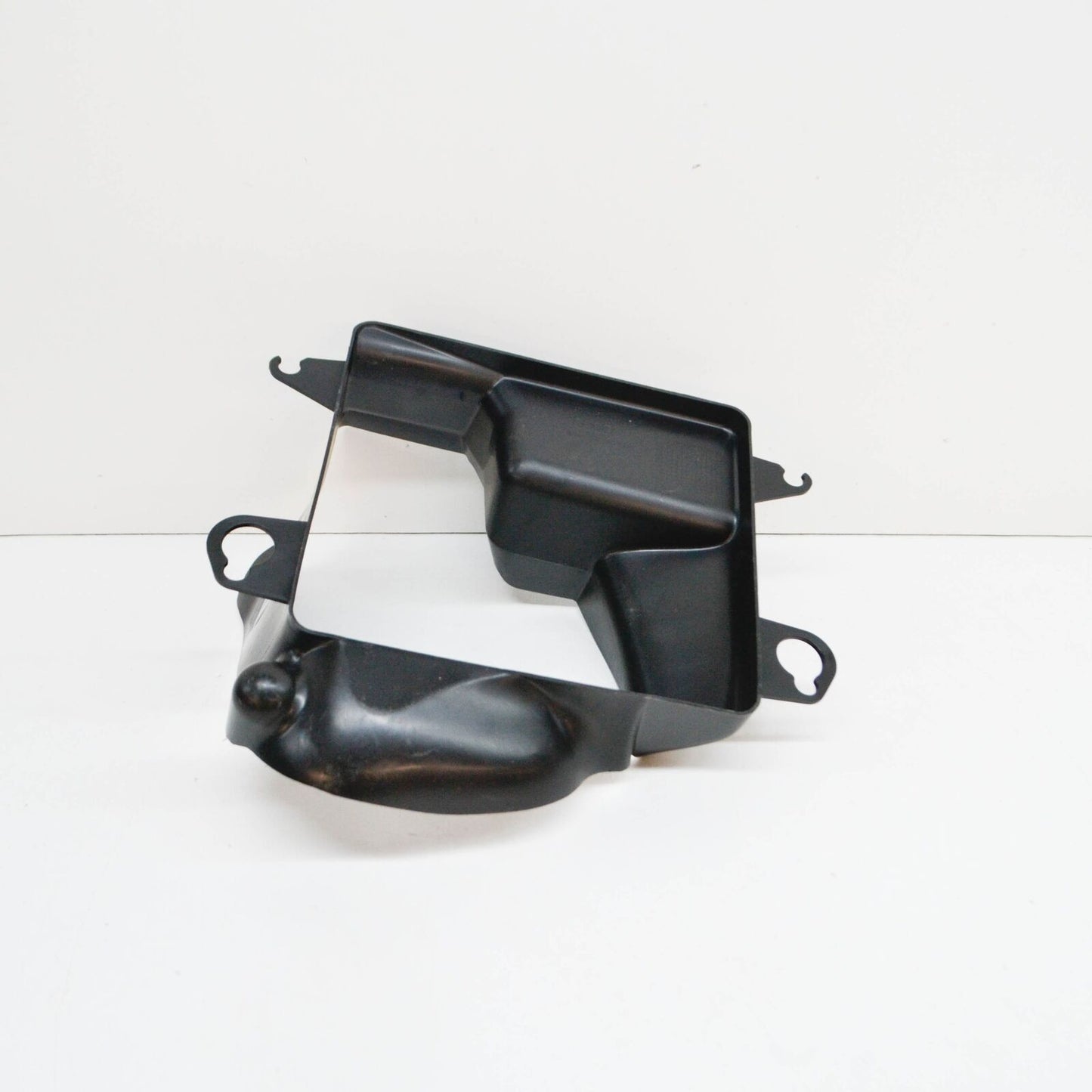 NEW AUDI A3 8V ADDITIONAL COOLER FRONT RIGHT AIR GUIDE 8V0121674 ORIGINAL