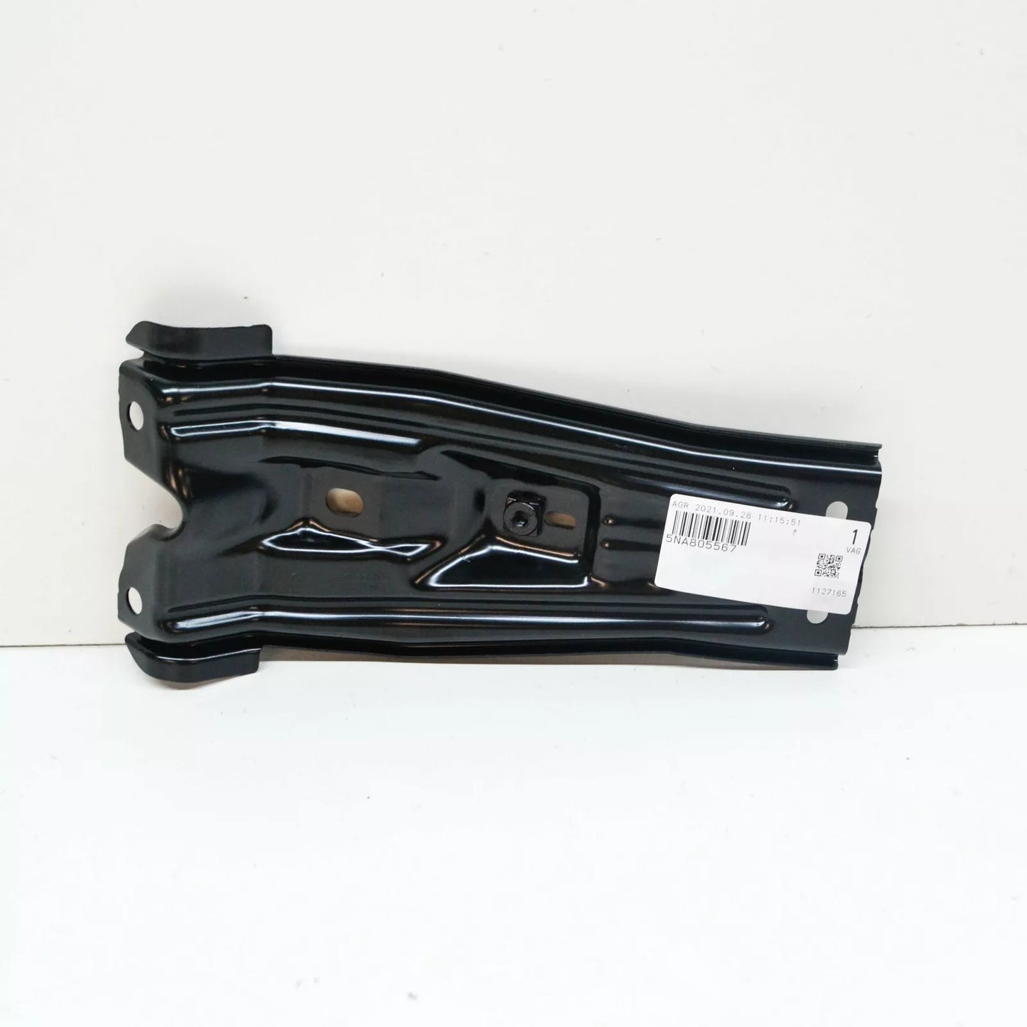 NEW VOLKSWAGEN TIGUAN AD FRONT CENTER SUPPORT CARRIER BRACKET 5NA805567 ORIGINAL