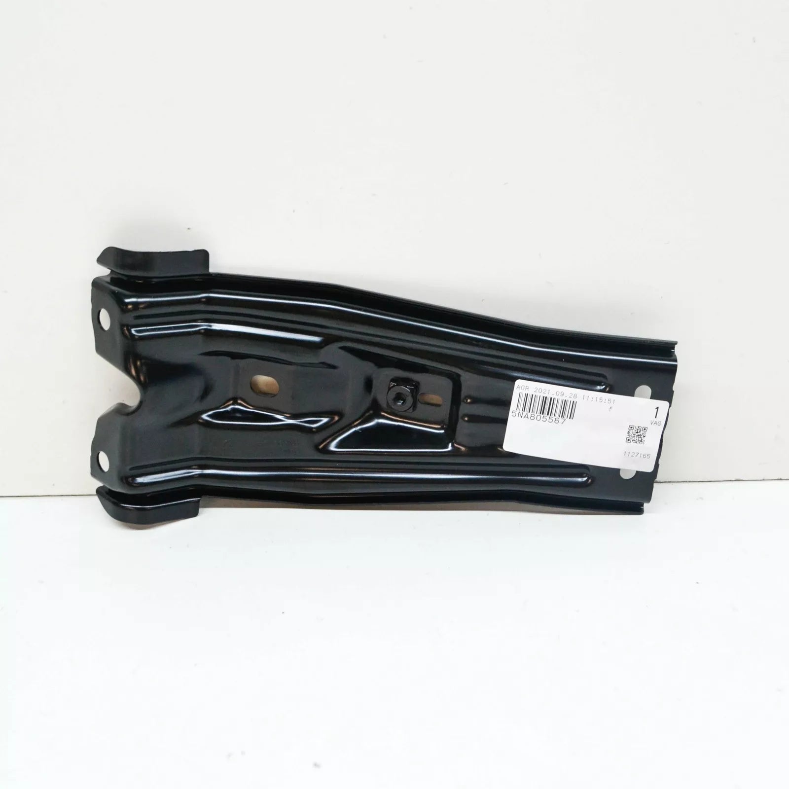 NEW VOLKSWAGEN TIGUAN AD FRONT CENTER SUPPORT CARRIER BRACKET 5NA805567 ORIGINAL