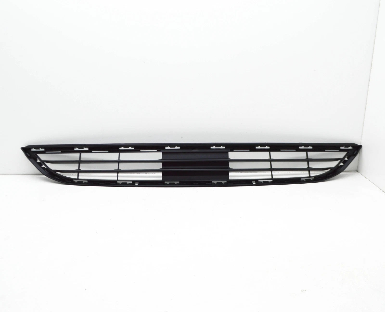 NEW BMW X4 F26 M FRONT CENTER LOWER OPEN GRILLE 51117338475 7338475 ORIGINAL