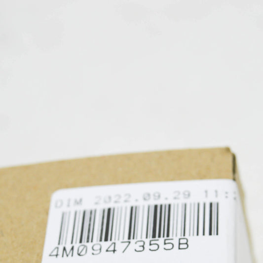 NEW AUDI Q7 4M REAR RIGHT DOOR PANEL CARD LIGHT MODULE 4M0947355B ORIGINAL