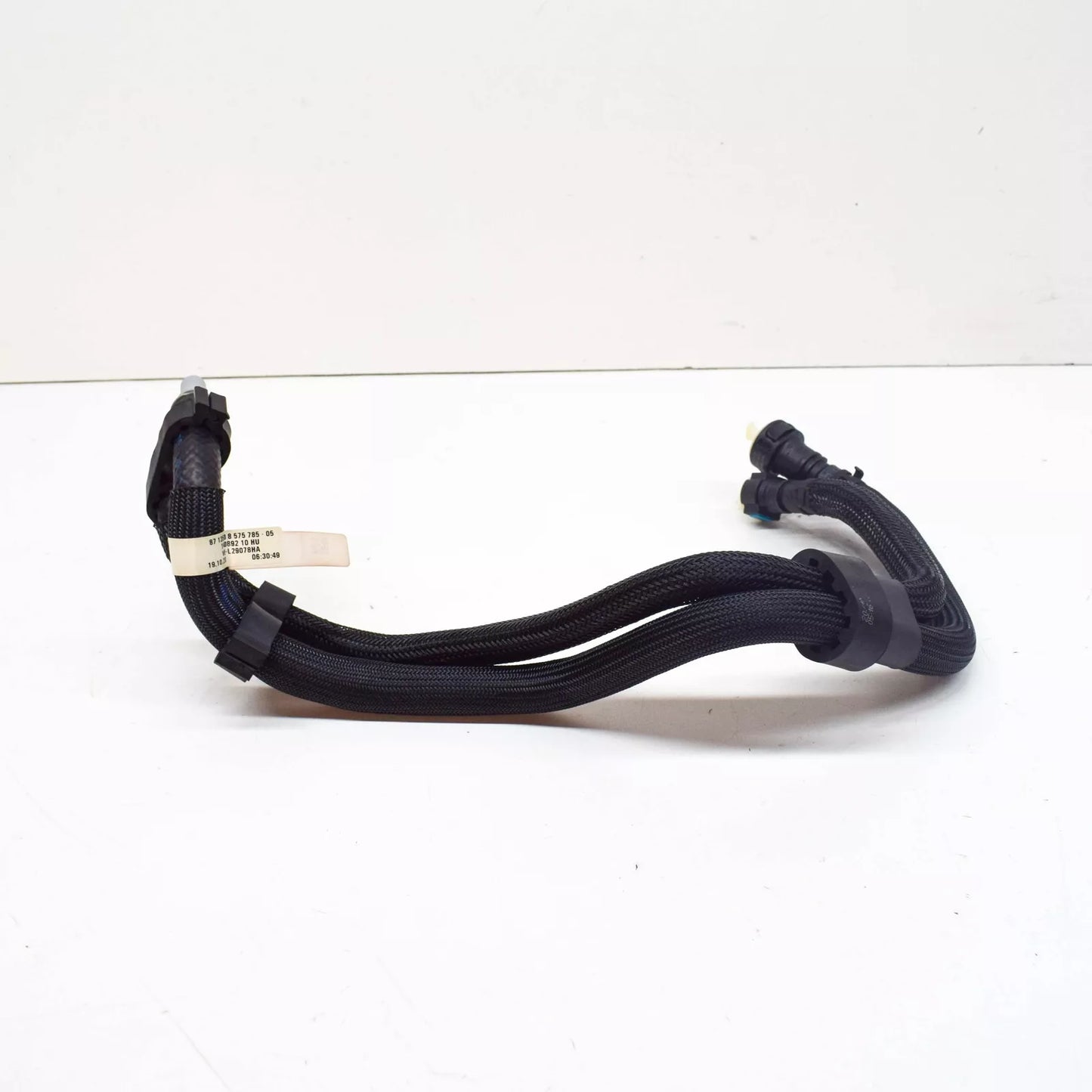 NEW BMW 7 G11 G12 ENGINE COMPARTMENT FUEL LINE 13538575785 ORIGINAL