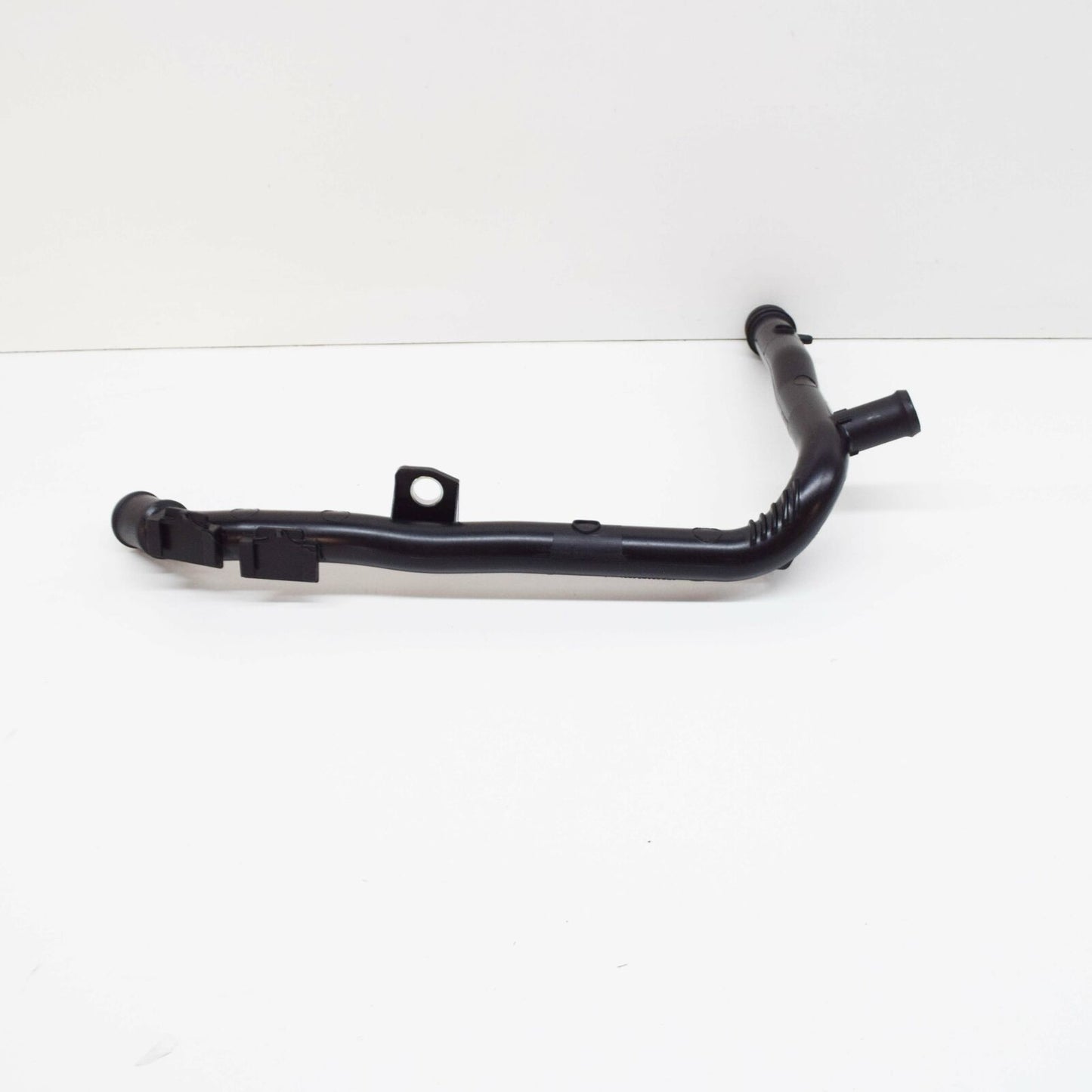 NEW AUDI A1 8X ENGINE COOLANT PLASTIC PIPE 03L121065AJ ORIGINAL