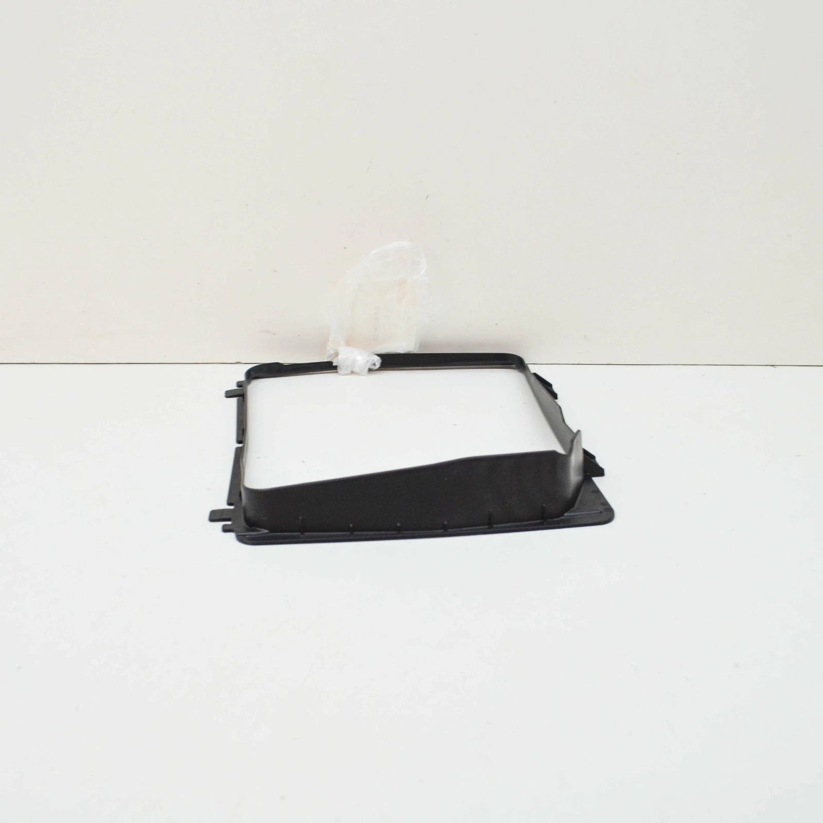 NEW BMW M5 F10 RIGHT RADIATOR AIR DUCT SUPPORT FRAME 51748050064 ORIGINAL