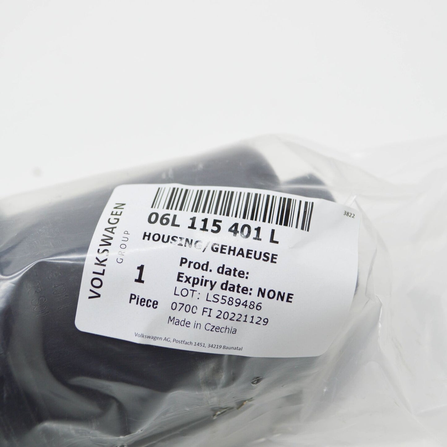 NEW AUDI A4 AVANT B9 ENGINE OIL FILTER HOUSING 06L115401L ORIGINAL