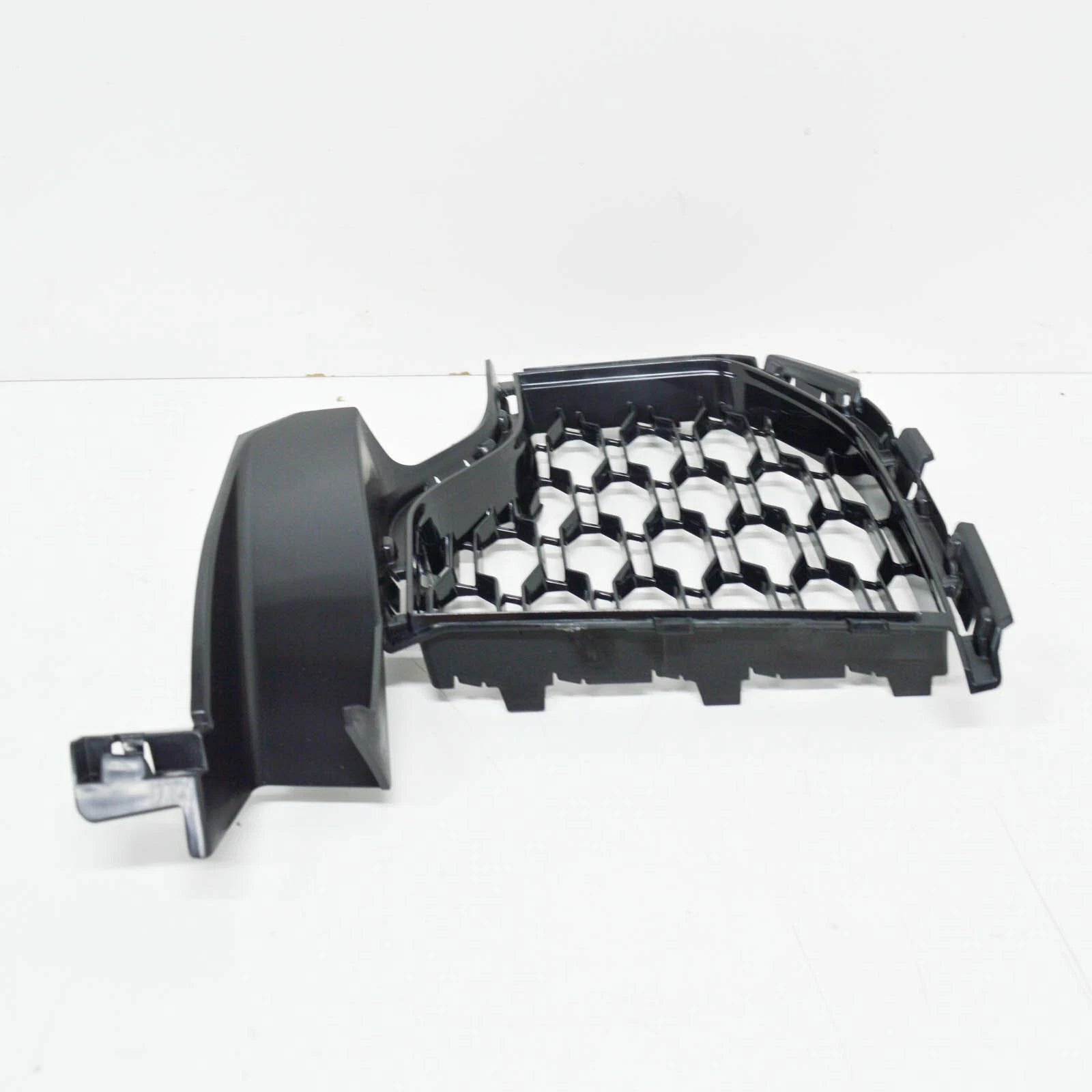 NEW BMW X5 G05 FRONT BUMPER RIGHT SIDE OPEN GRILLE 8070174 51118070174 ORIGINAL