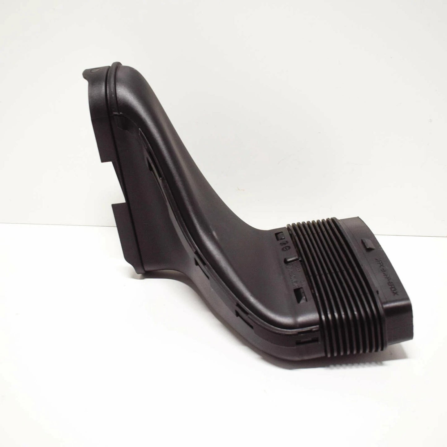 NEW MERCEDES-BENZ E-CLASS C207 AIR INTAKE TUBE HOSE A2760902182