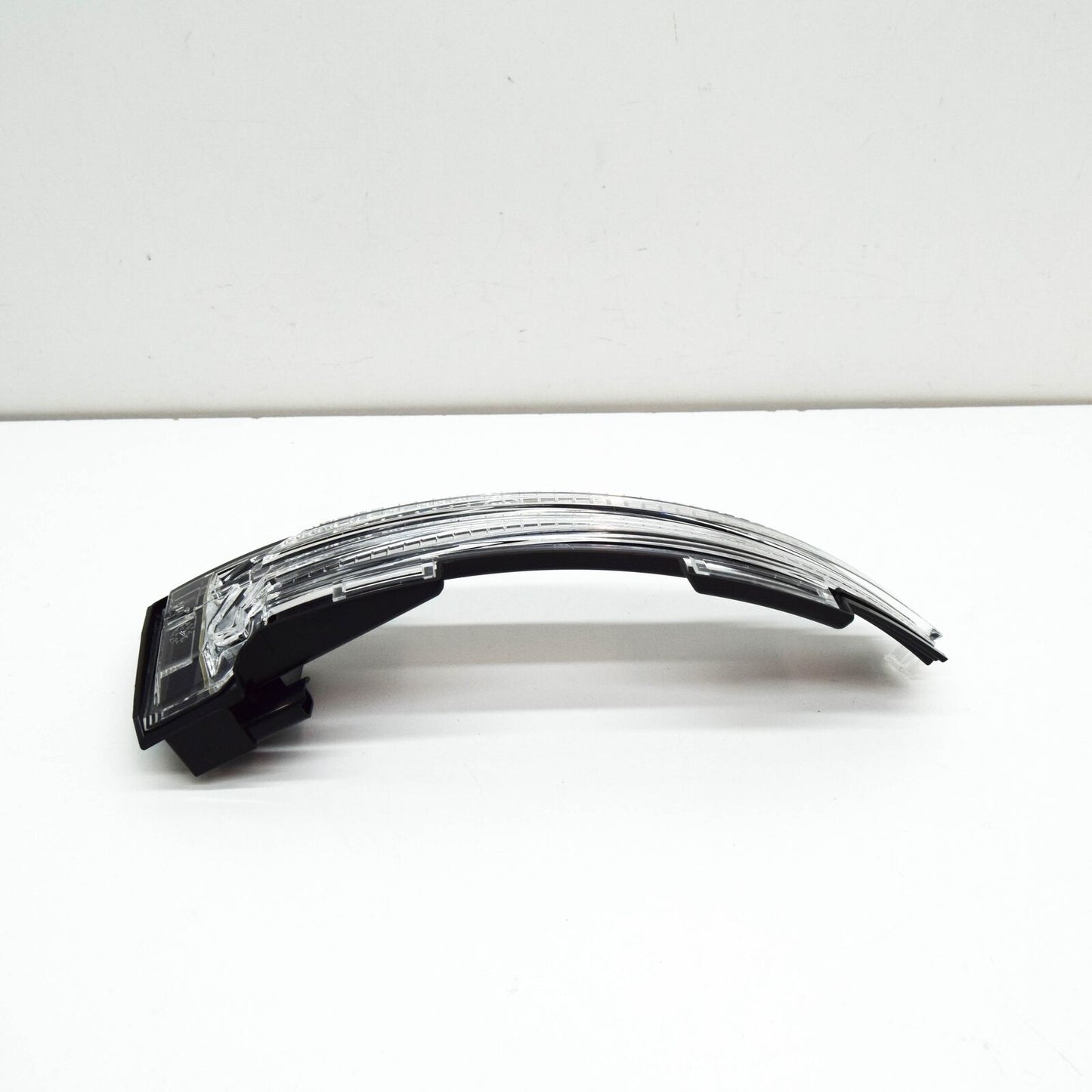 NEW VOLKSWAGEN TOUAREG CR7 FRONT RIGHT MIRROR TURN INDICATOR 760949102 ORIGINAL