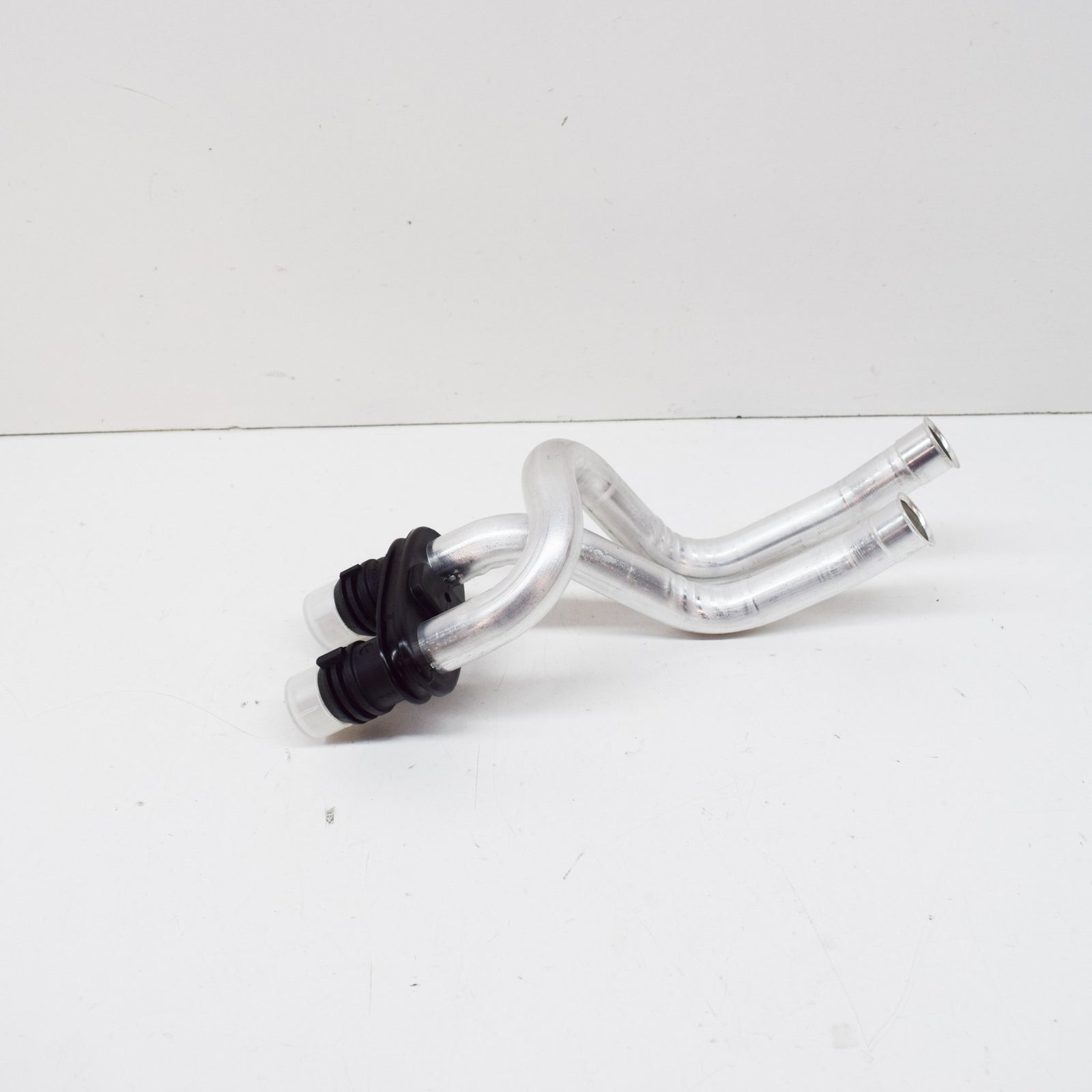 NEW VOLKSWAGEN CC COOLANT FEED/RETURN PIPE 3C1819857 ORIGINAL