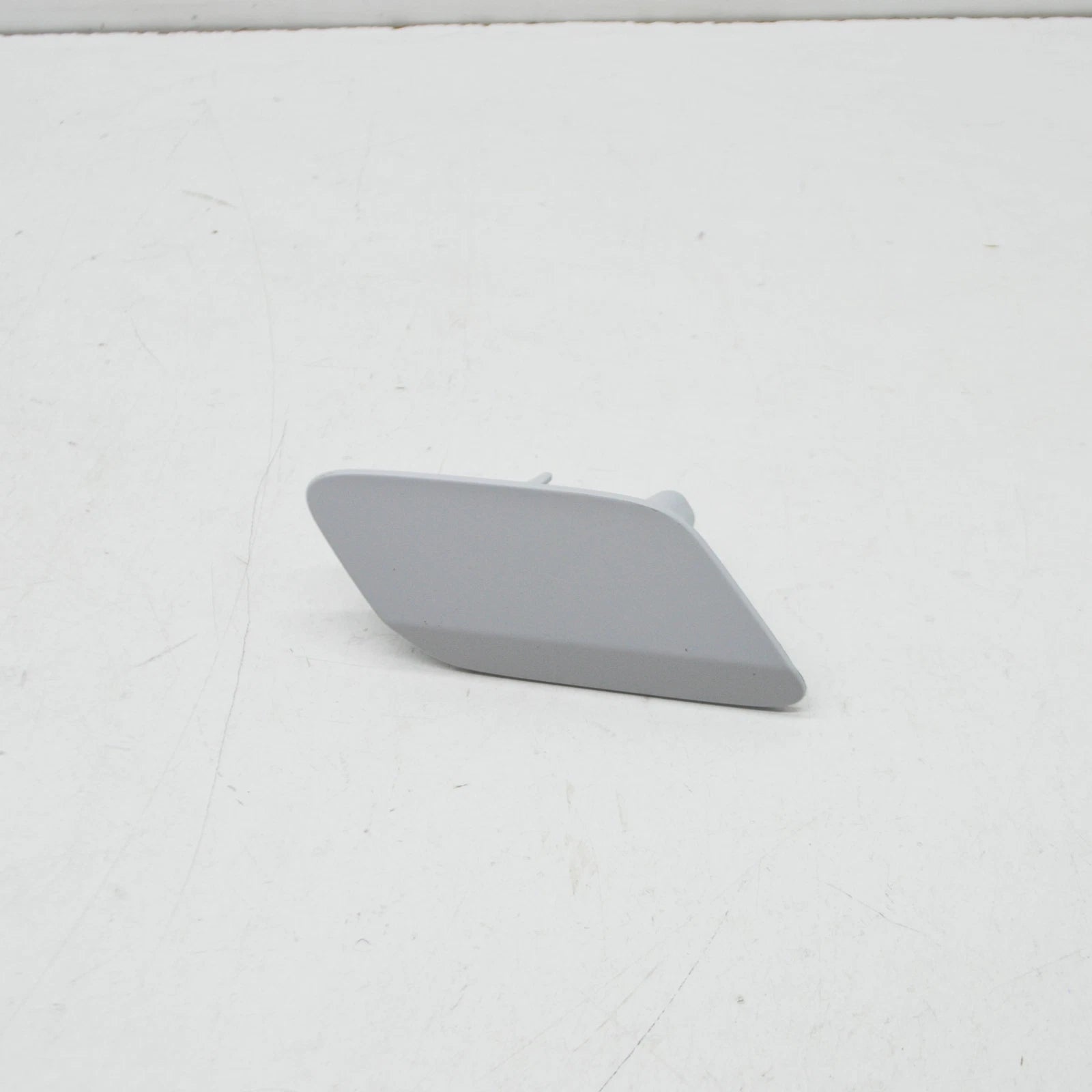 NEW VOLKSWAGEN TIGUAN AD FRONT BUMPER RIGHT COVER CAP 5NA807938GRU