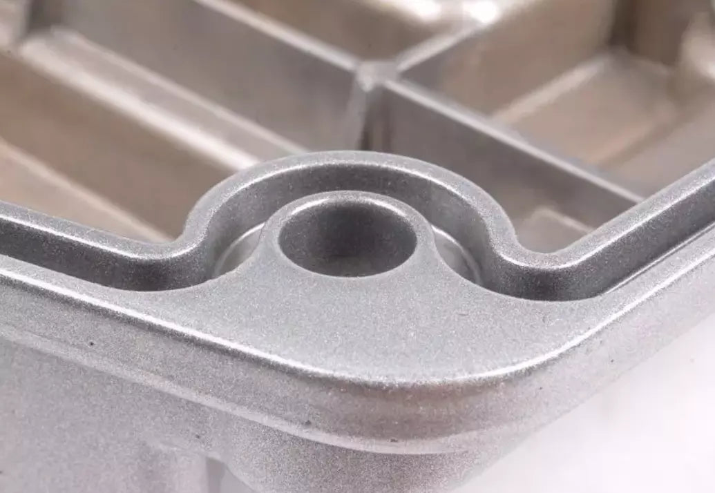 NEW BMW X5 E53 RIGHT VALVE COVER 11121703172 1703172 ORIGINAL