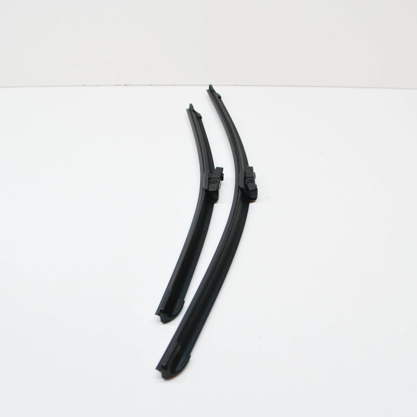 NEW VW CADDY ALLTRACK FURGON SAA FRONT WIPER BLADES RHD 2K2998002A