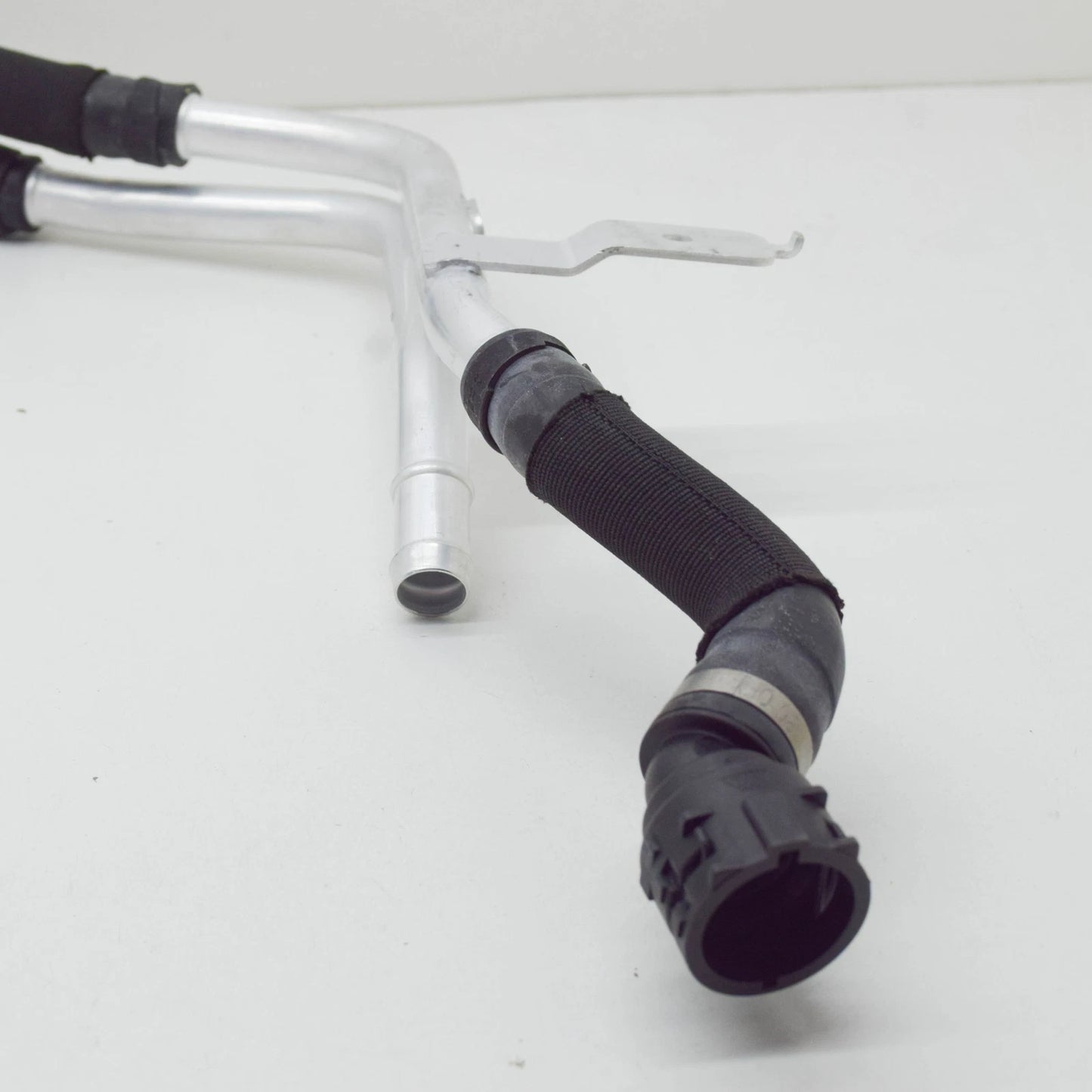 NEW BMW X7 G07 UNDERFLOOR COOLANT PIPE 64216821662 6821662 ORIGINAL