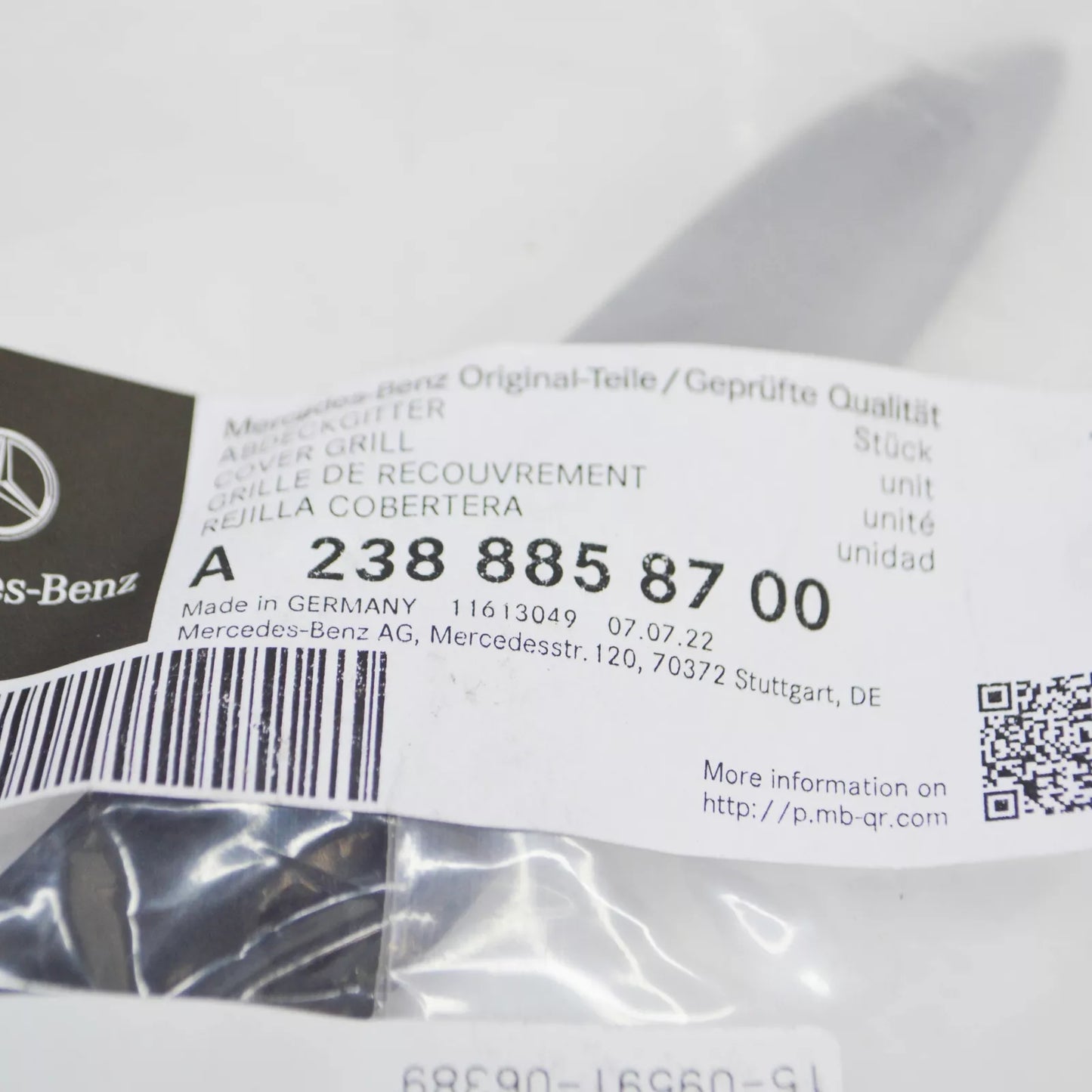 NEW MERCEDES-BENZ E C238 REAR BUMPER LEFT COVER GRILLE TRIM A2388858700 ORIGINAL