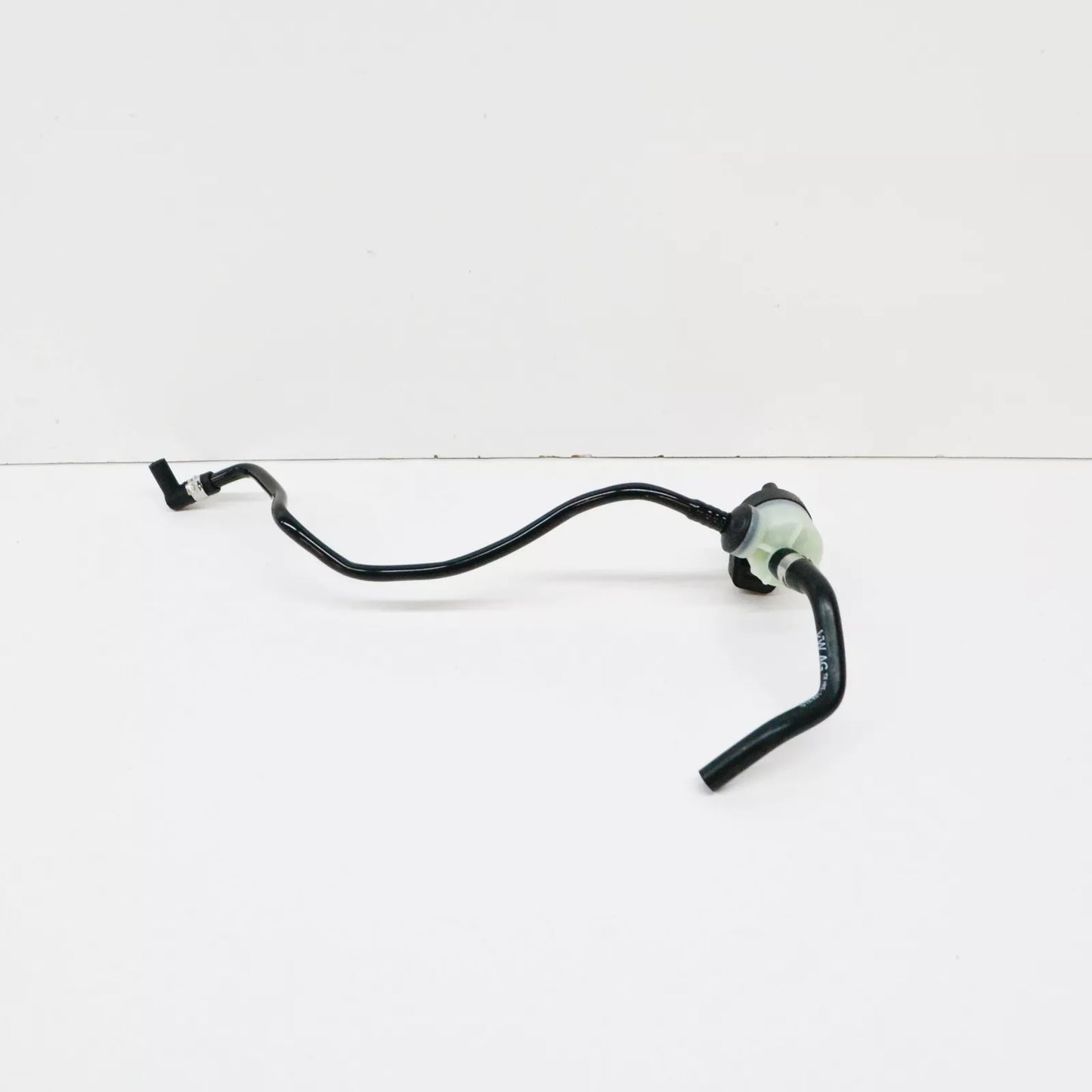 NEW AUDI Q5 8R BREATHER PIPE 06E103207AP