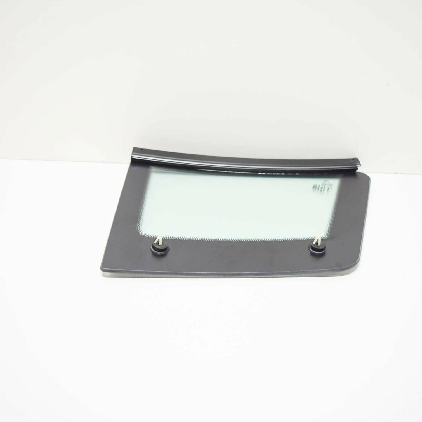 NEW AUDI R8 42 REAR LEFT SIDE WINDOW QUARTER GLASS 420845299NVB ORIGINAL