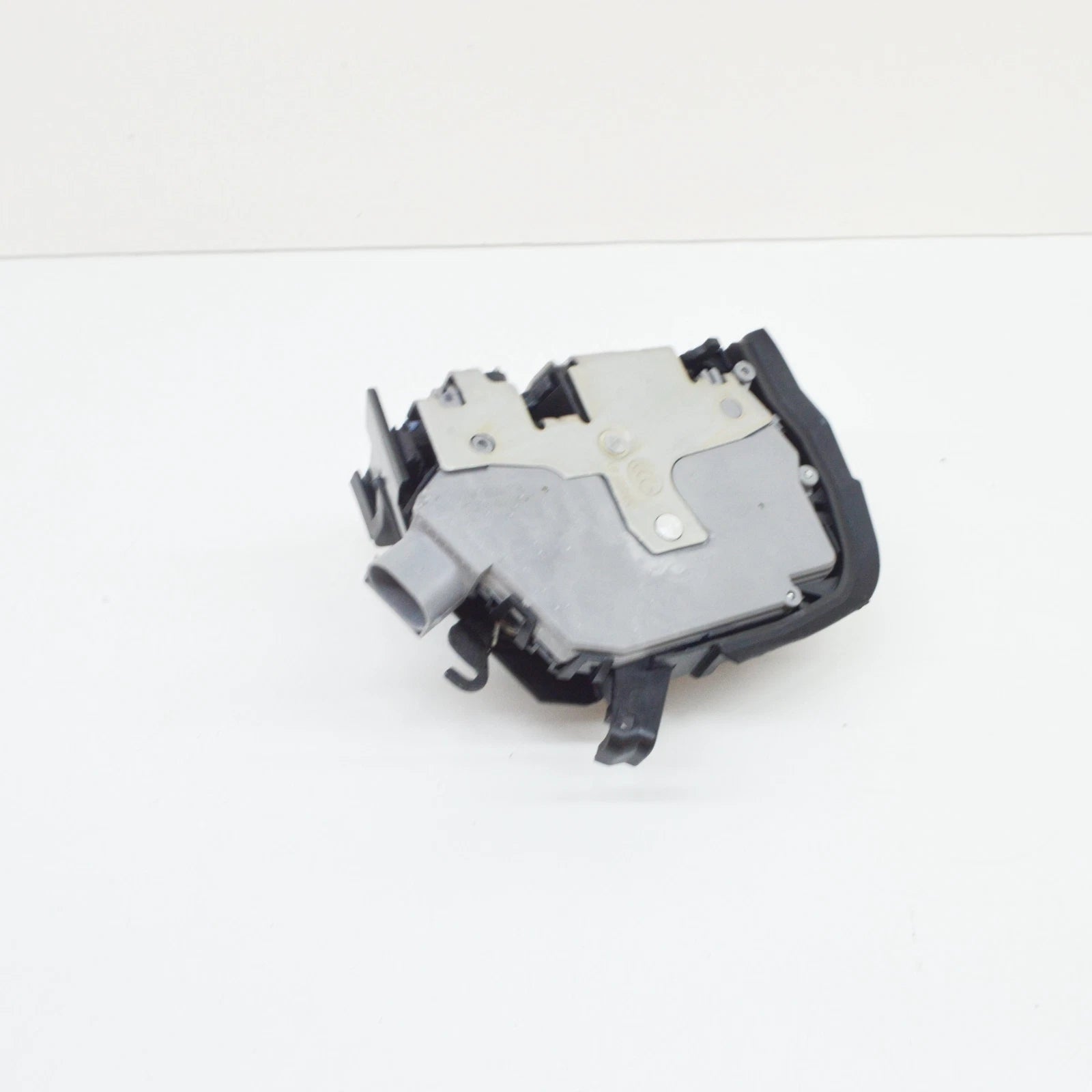 NEW BMW X5 E53 REAR LEFT DOOR LOCK WITH MOTOR ACTUATOR 51228402601 ORIGINAL