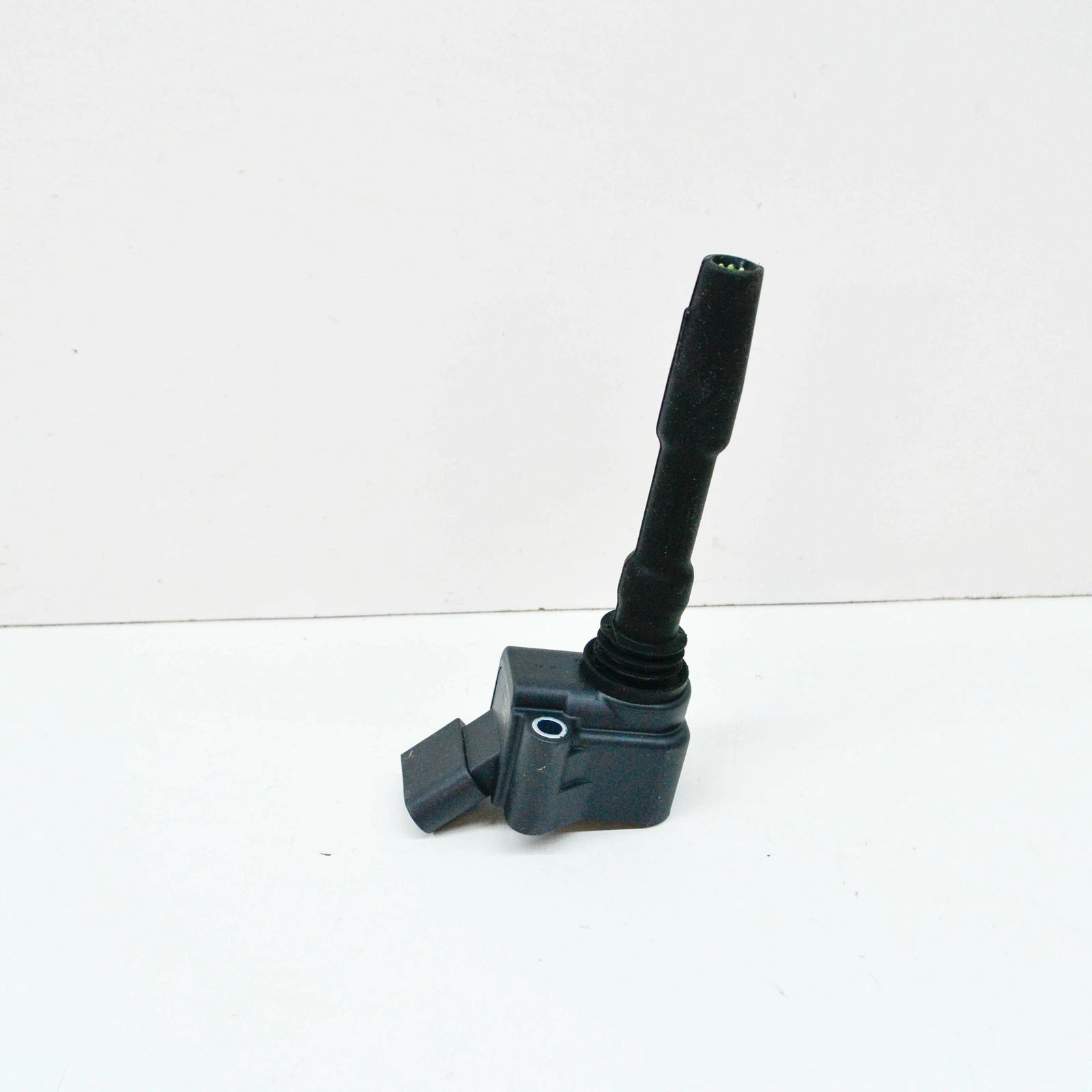 NEW AUDI A6 C8 IGNITION COIL 06H905110P